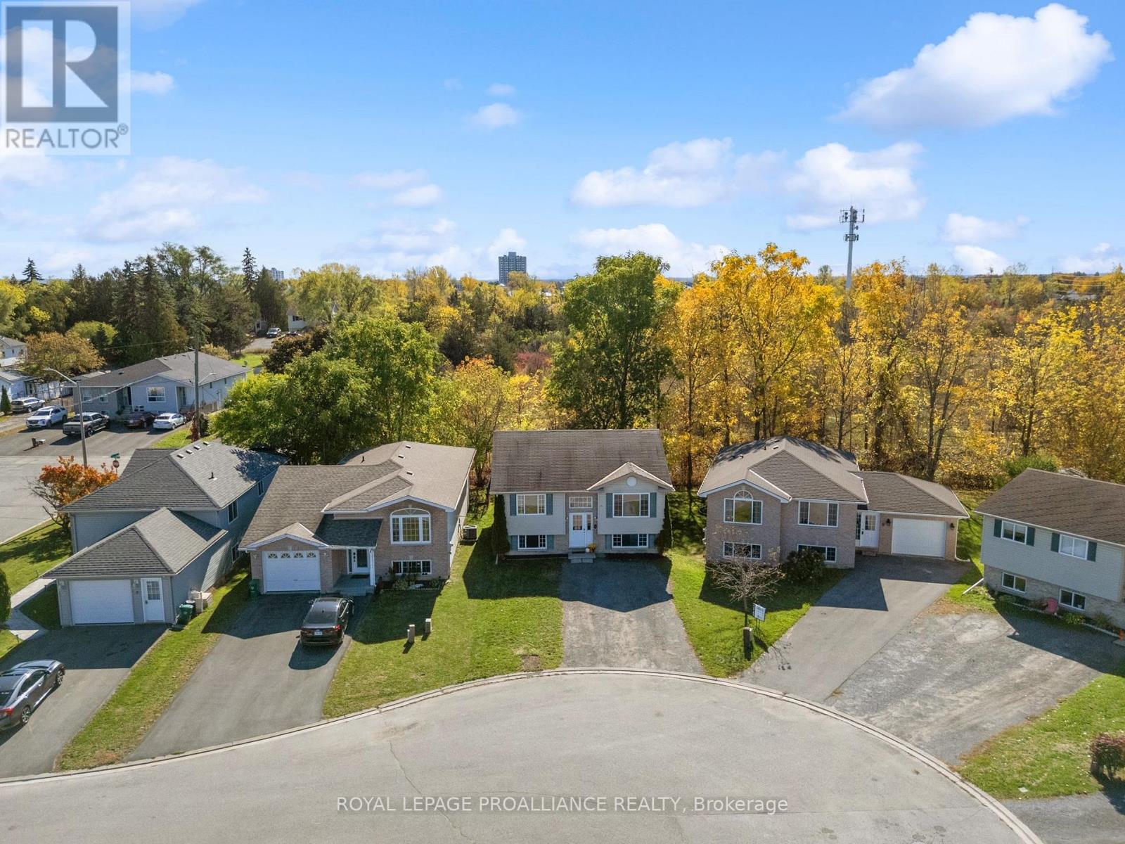 6 Lake Court, Belleville, Ontario  K8P 5M8 - Photo 40 - X12468614
