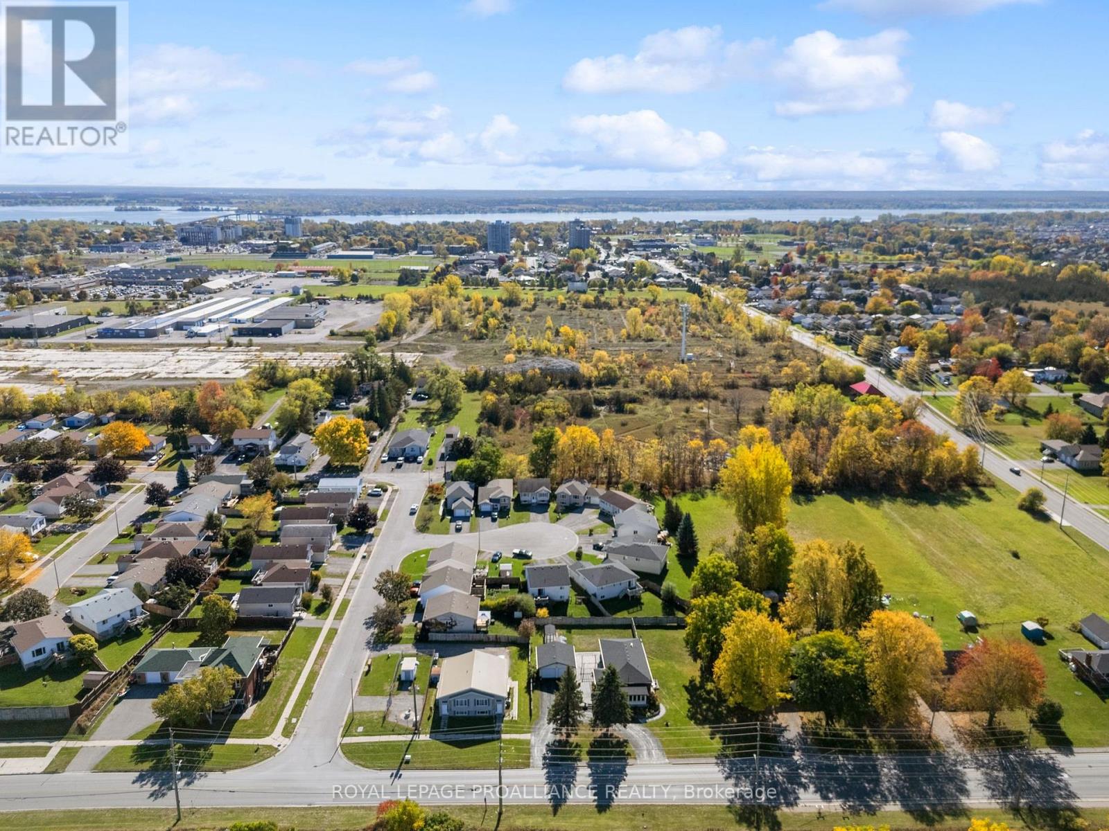 6 Lake Court, Belleville, Ontario  K8P 5M8 - Photo 43 - X12468614