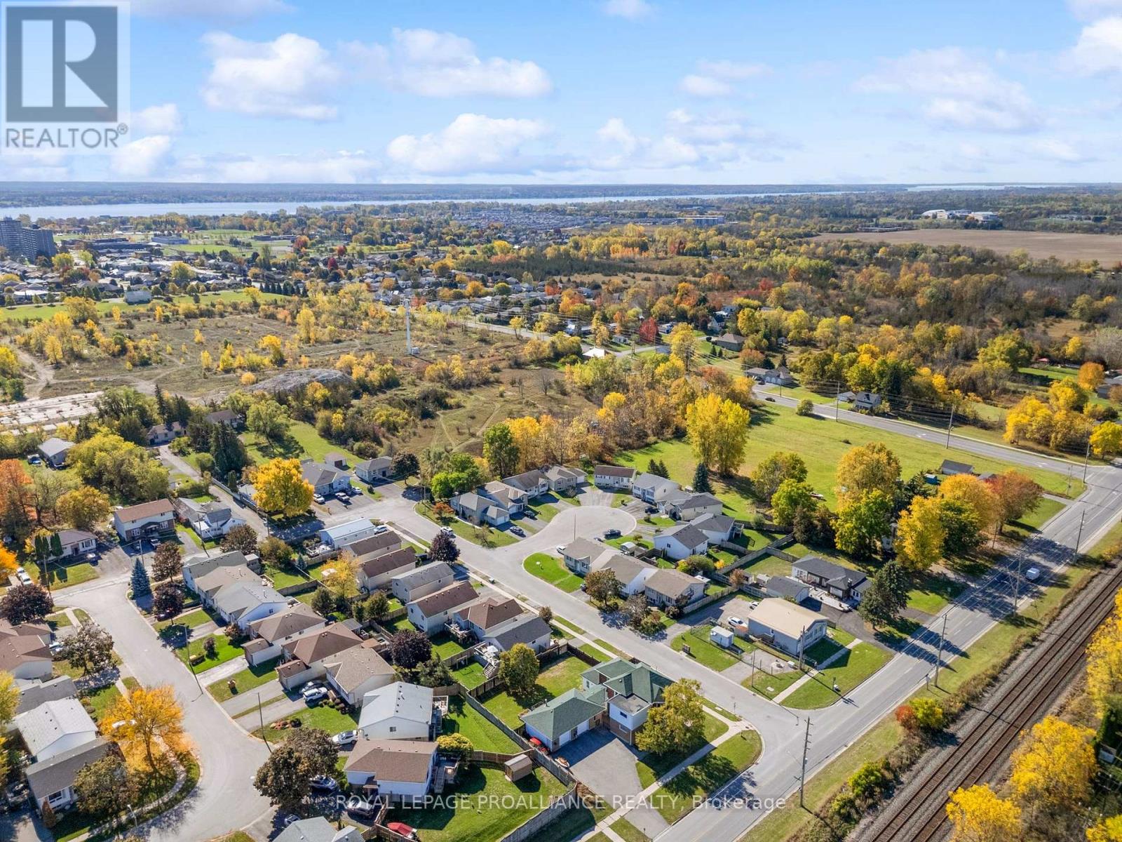 6 Lake Court, Belleville, Ontario  K8P 5M8 - Photo 44 - X12468614