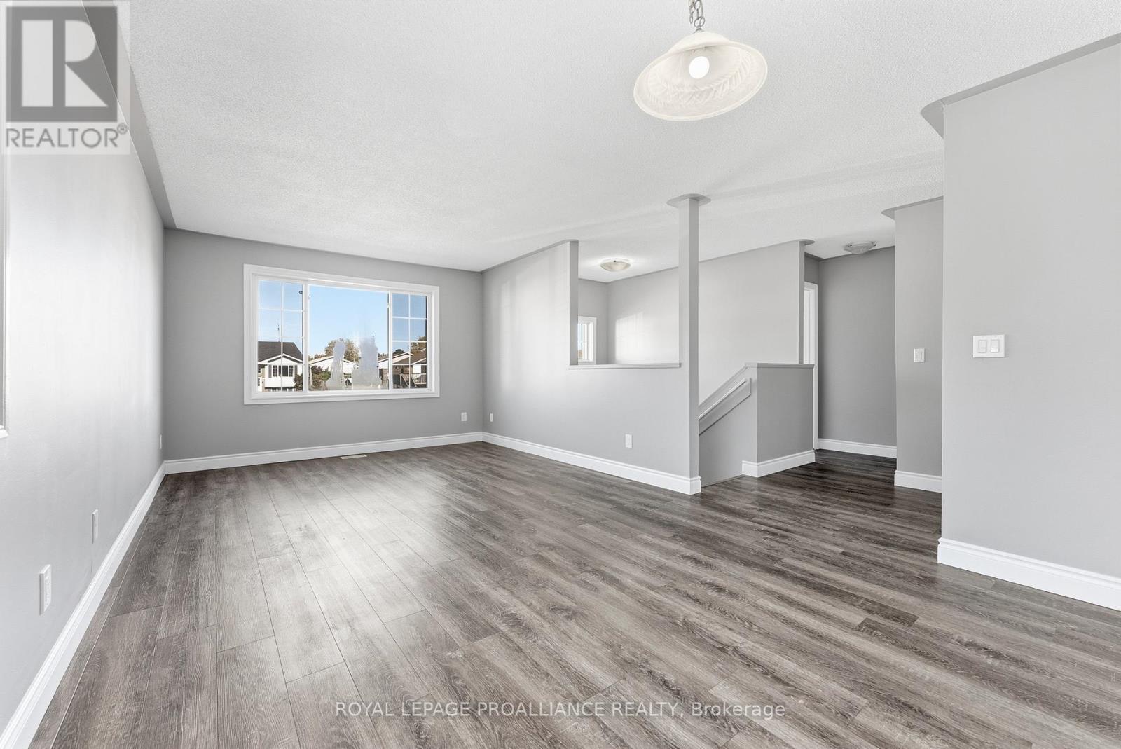 6 Lake Court, Belleville, Ontario  K8P 5M8 - Photo 8 - X12468614
