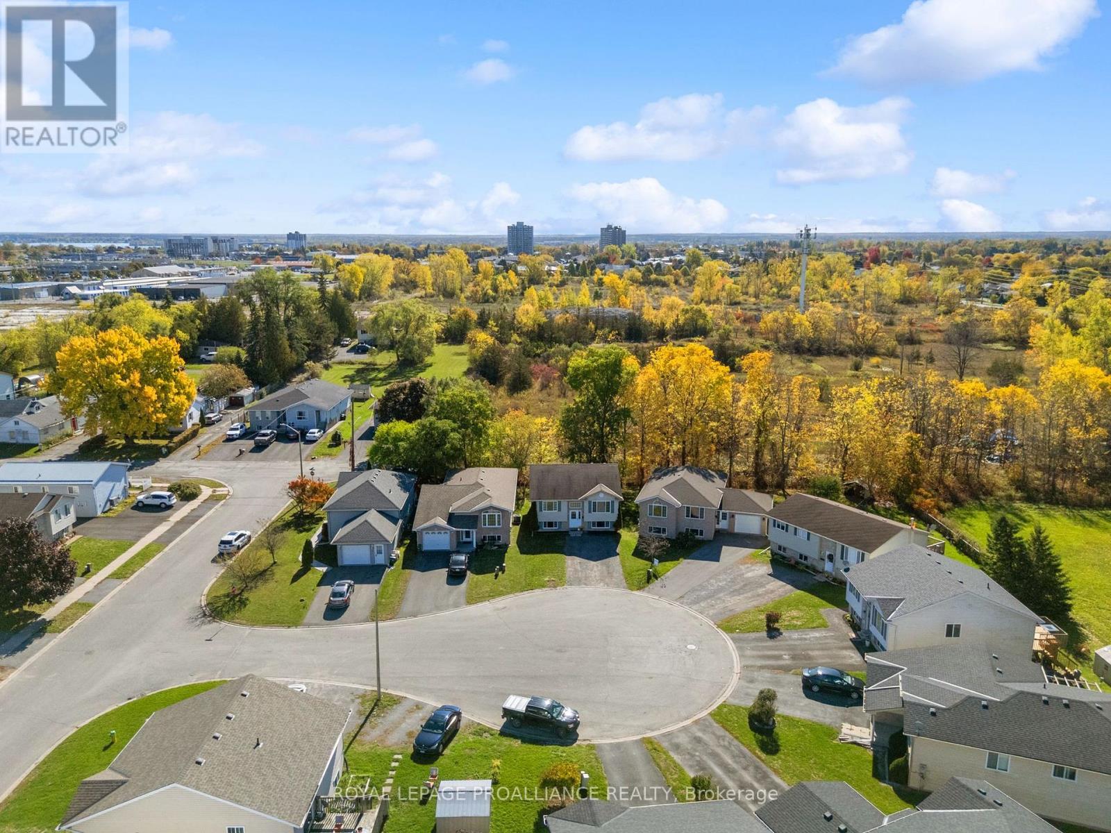 6 Lake Court, Belleville, Ontario  K8P 5M8 - Photo 41 - X12468614