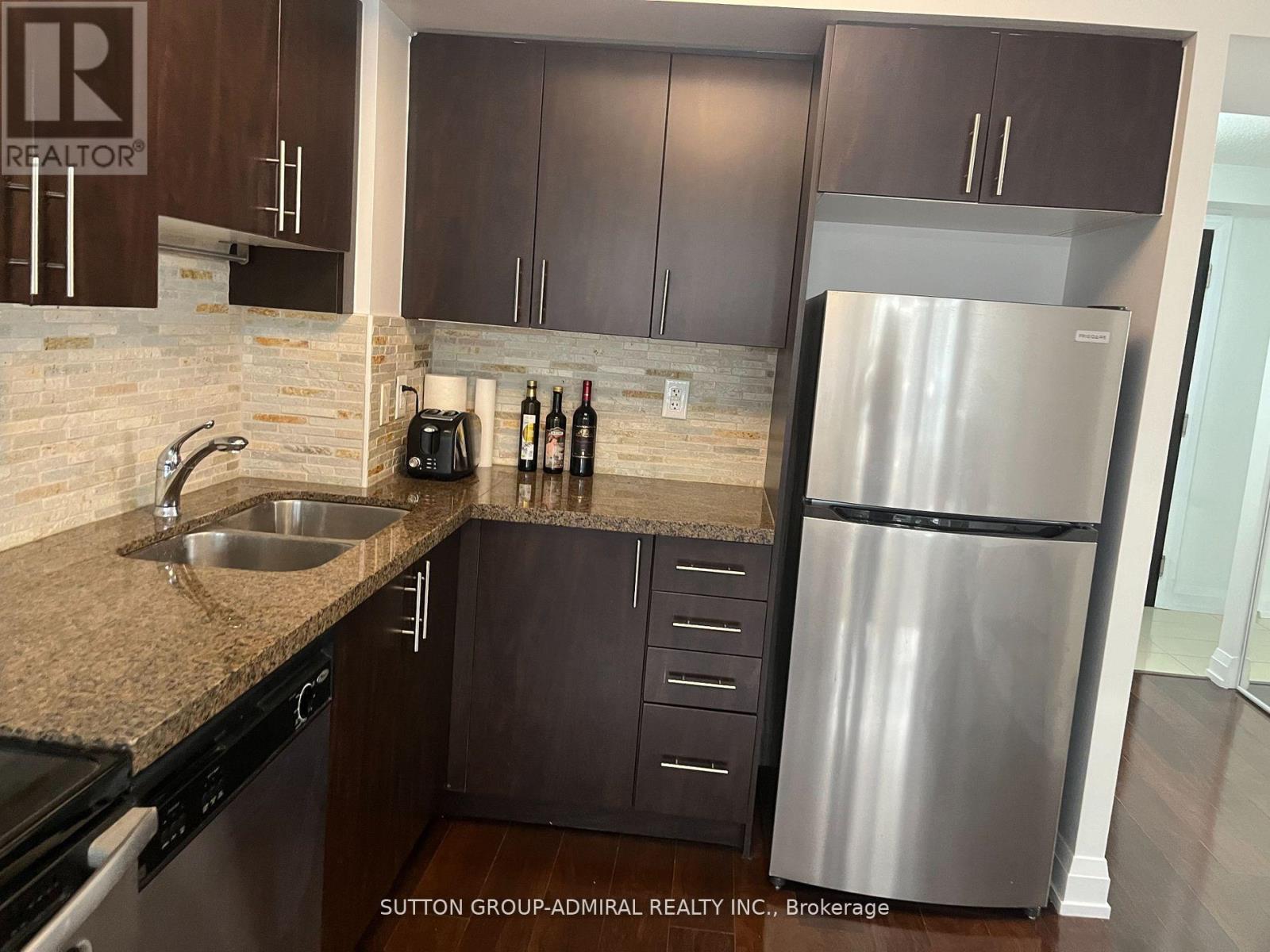 712 - 55 De Boers Drive, Toronto, Ontario  M3J 0G5 - Photo 2 - W12468471