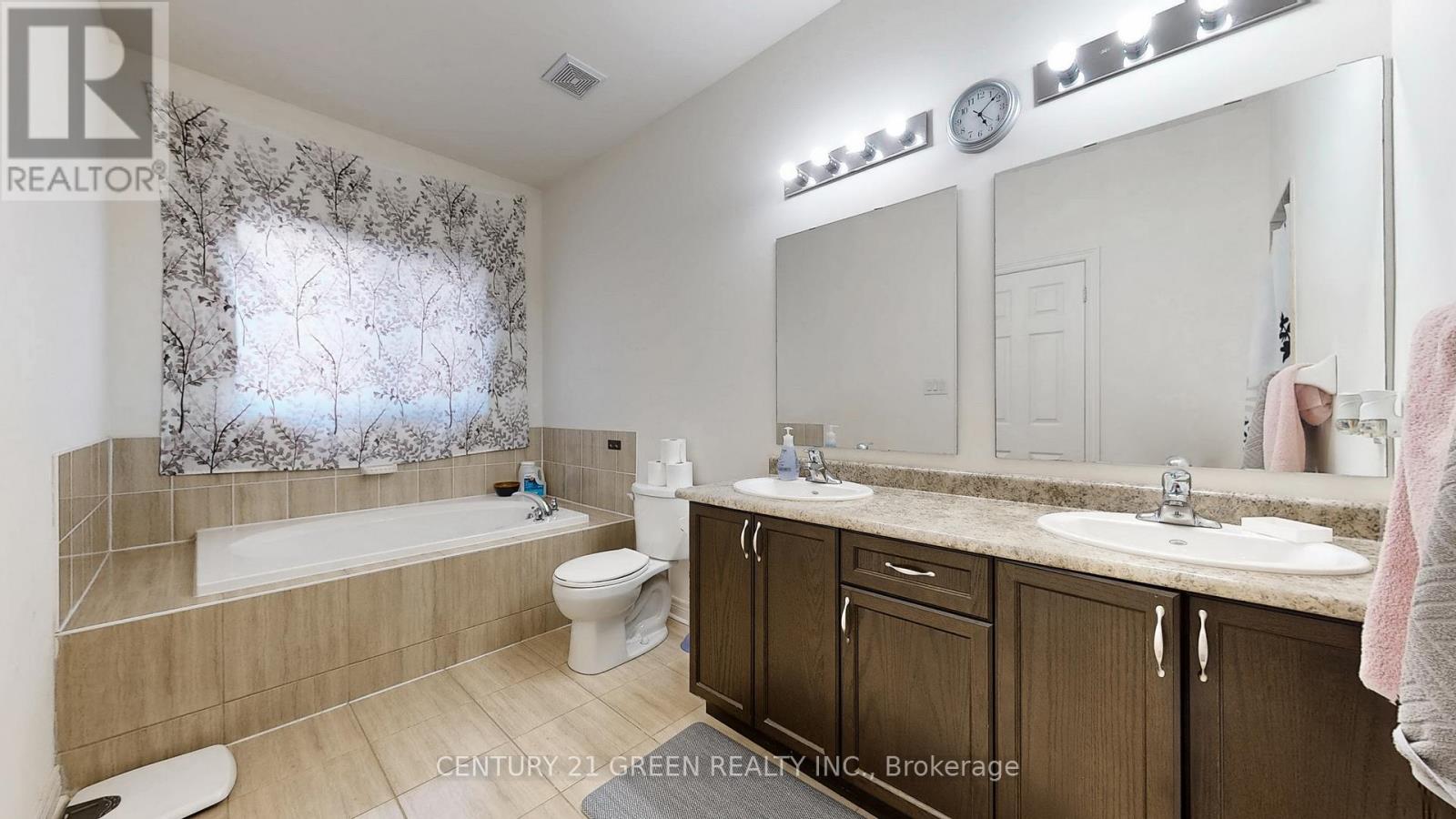 30 Canary Close, Brampton, Ontario  L6X 5L1 - Photo 18 - W12468499