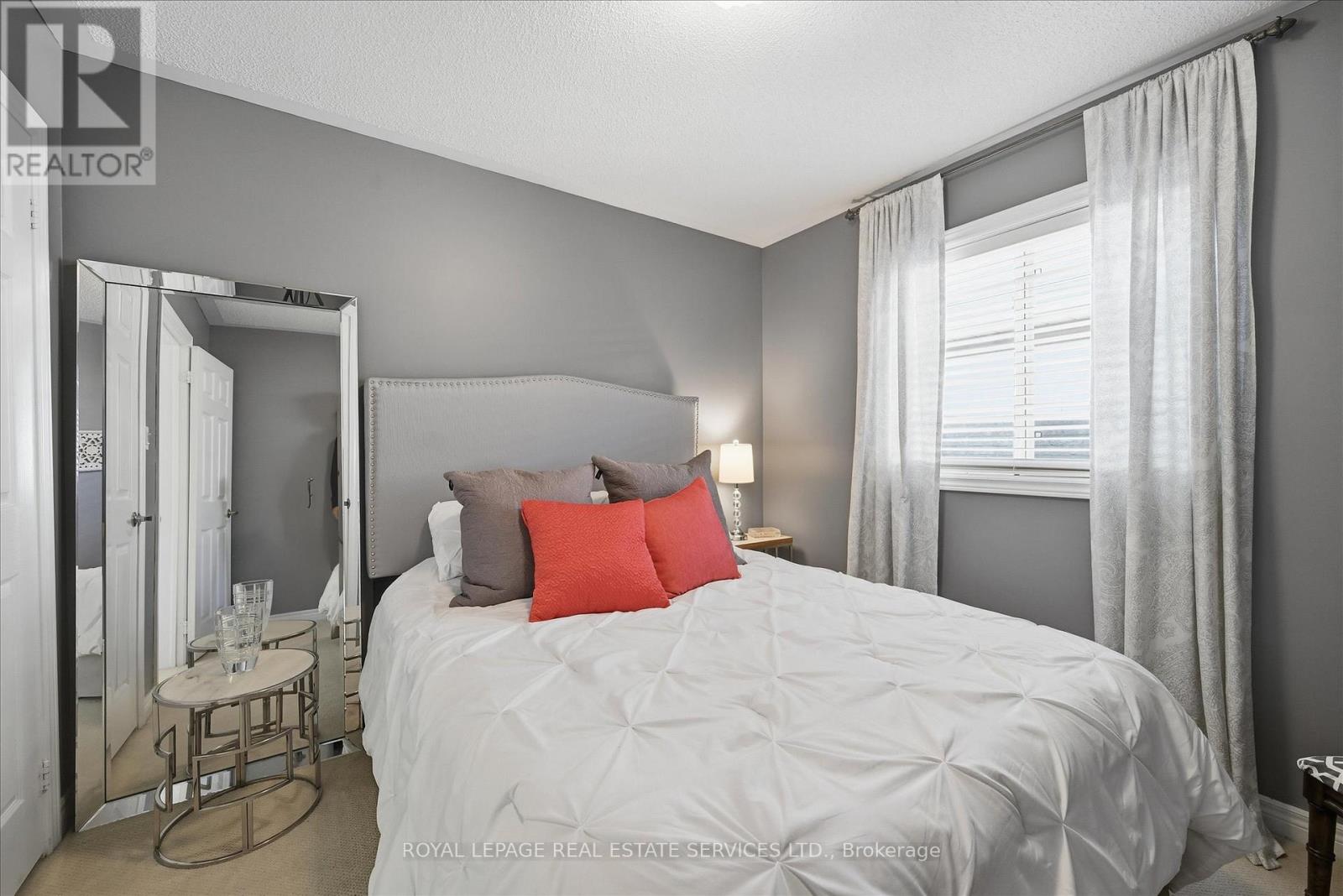 2102 Chatsworth Avenue, Oakville, Ontario  L6M 3X3 - Photo 27 - W12468532