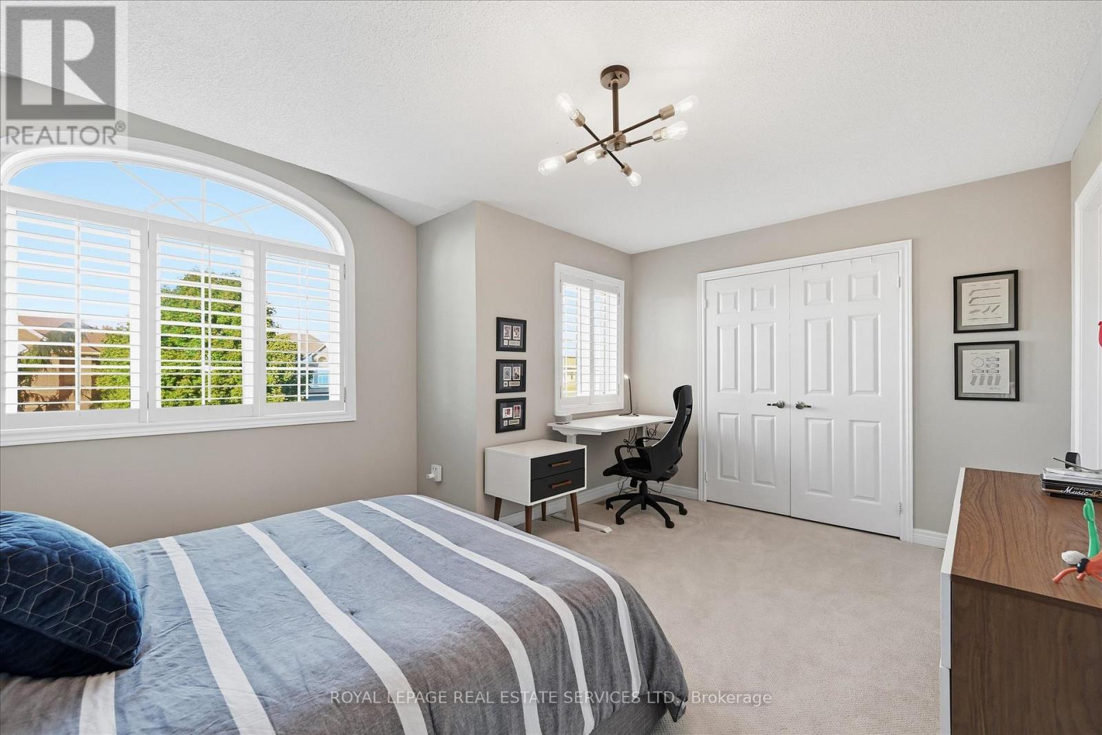 2102 Chatsworth Avenue, Oakville, Ontario  L6M 3X3 - Photo 28 - W12468532