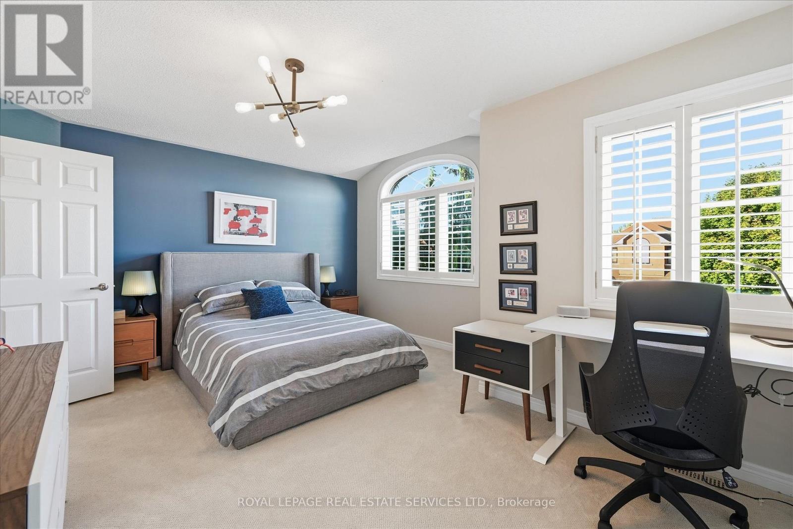 2102 Chatsworth Avenue, Oakville, Ontario  L6M 3X3 - Photo 29 - W12468532