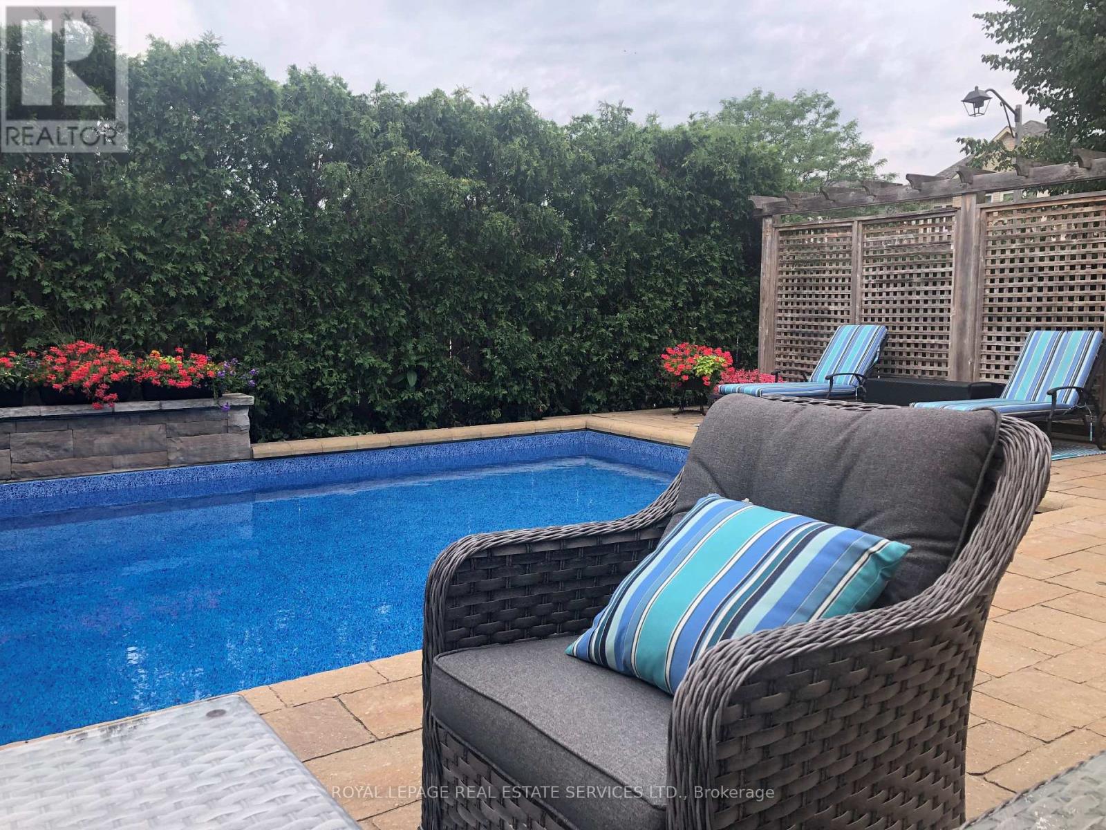 2102 Chatsworth Avenue, Oakville, Ontario  L6M 3X3 - Photo 44 - W12468532