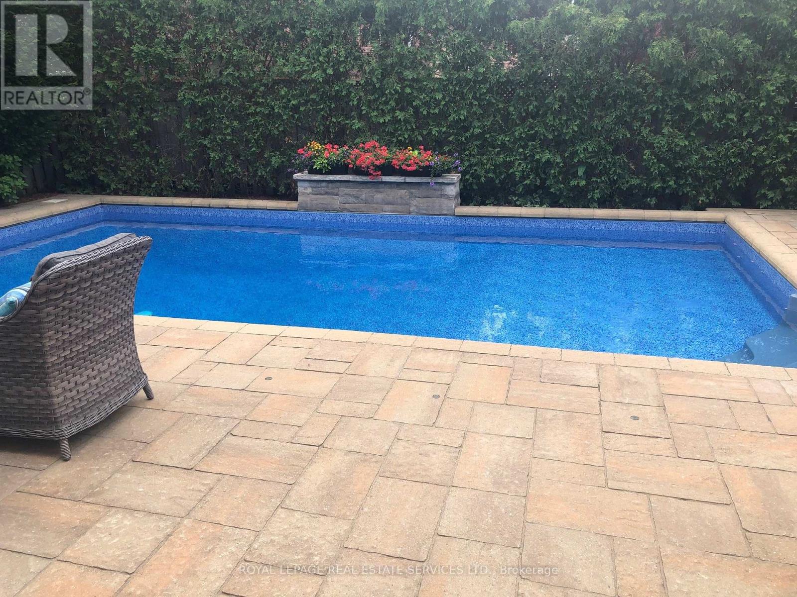 2102 Chatsworth Avenue, Oakville, Ontario  L6M 3X3 - Photo 45 - W12468532