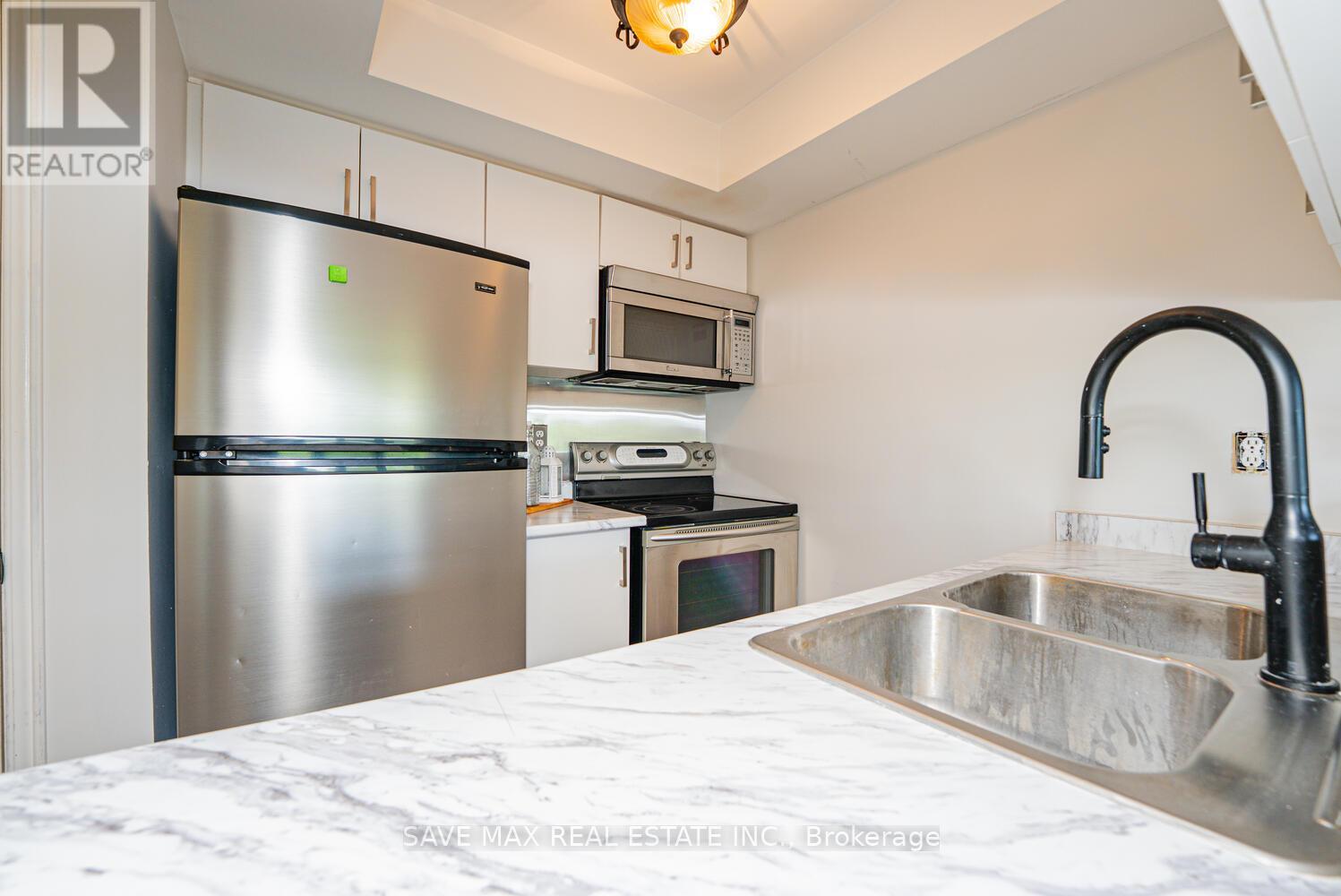 212 - 103 Bristol Road E, Mississauga, Ontario  L4Z 3P4 - Photo 13 - W12468562