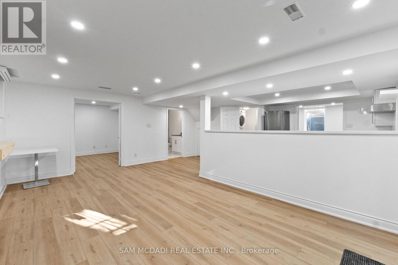 Lower - 5436 Edencroft Crescent, Mississauga, Ontario  L5M 4M7 - Photo 3 - W12468590