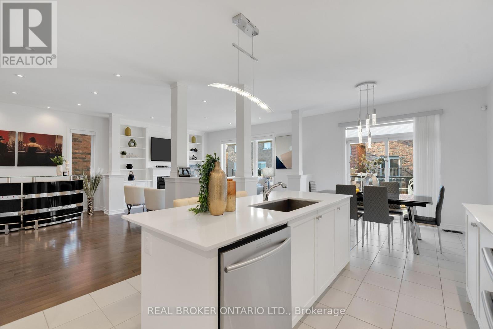 11 Mcechearn Crescent, Caledon, Ontario  L7C 3R4 - Photo 16 - W12468591