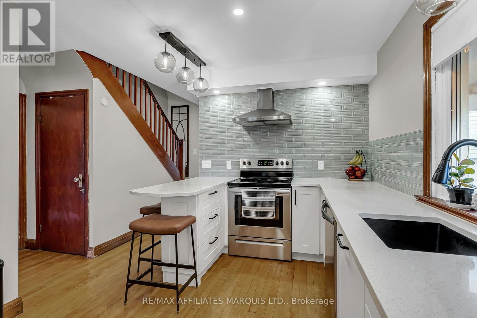 330 Fourth Street W, Cornwall, Ontario  K6J 2S4 - Photo 12 - X12468677