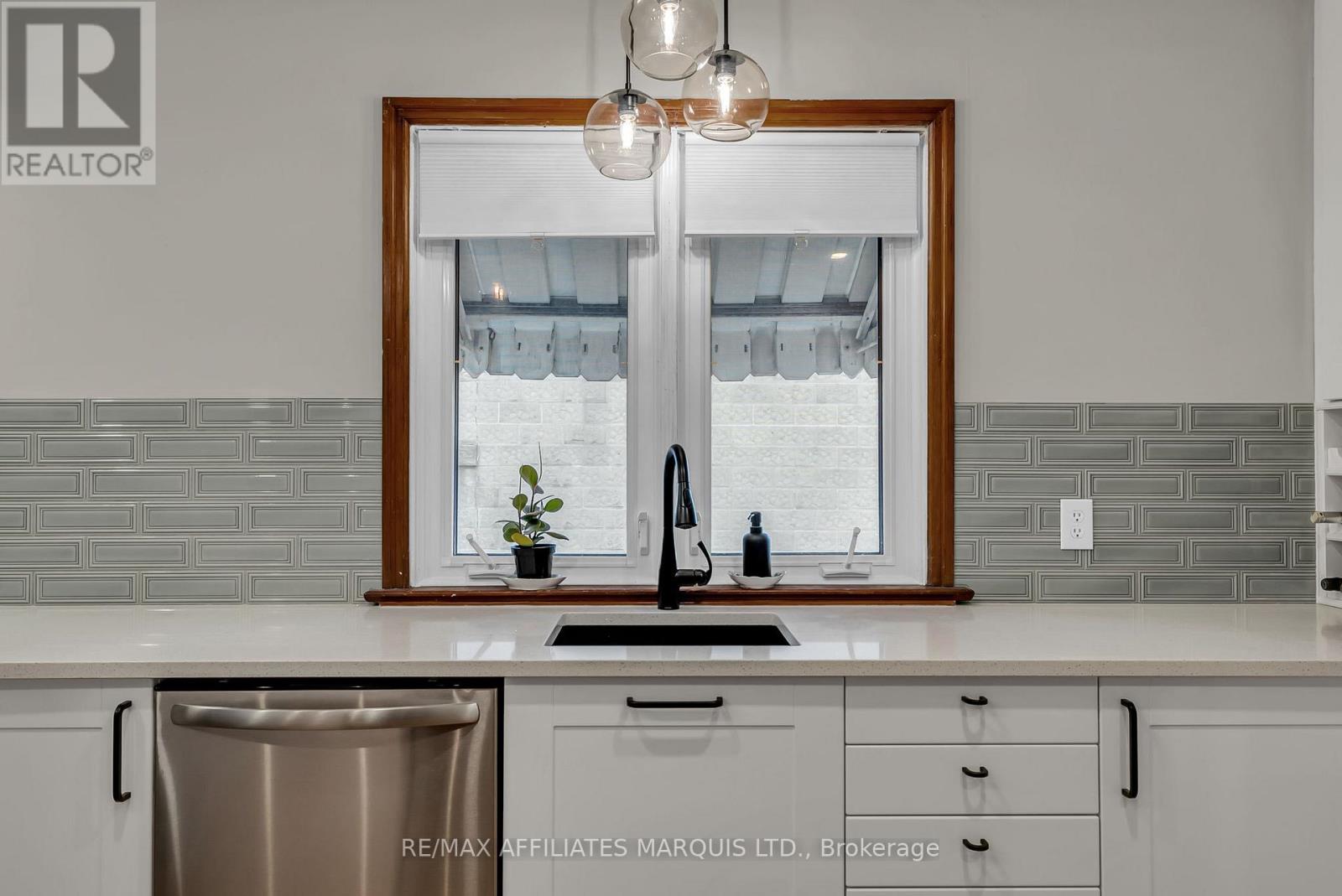 330 Fourth Street W, Cornwall, Ontario  K6J 2S4 - Photo 15 - X12468677