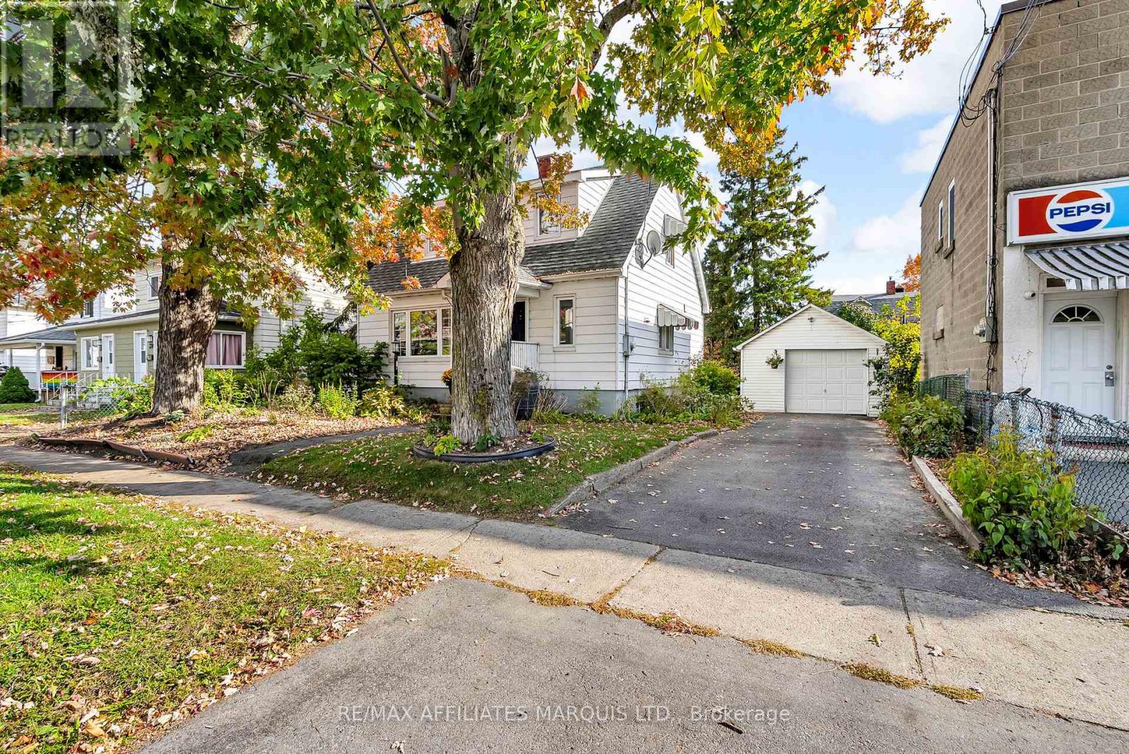 330 Fourth Street W, Cornwall, Ontario  K6J 2S4 - Photo 2 - X12468677