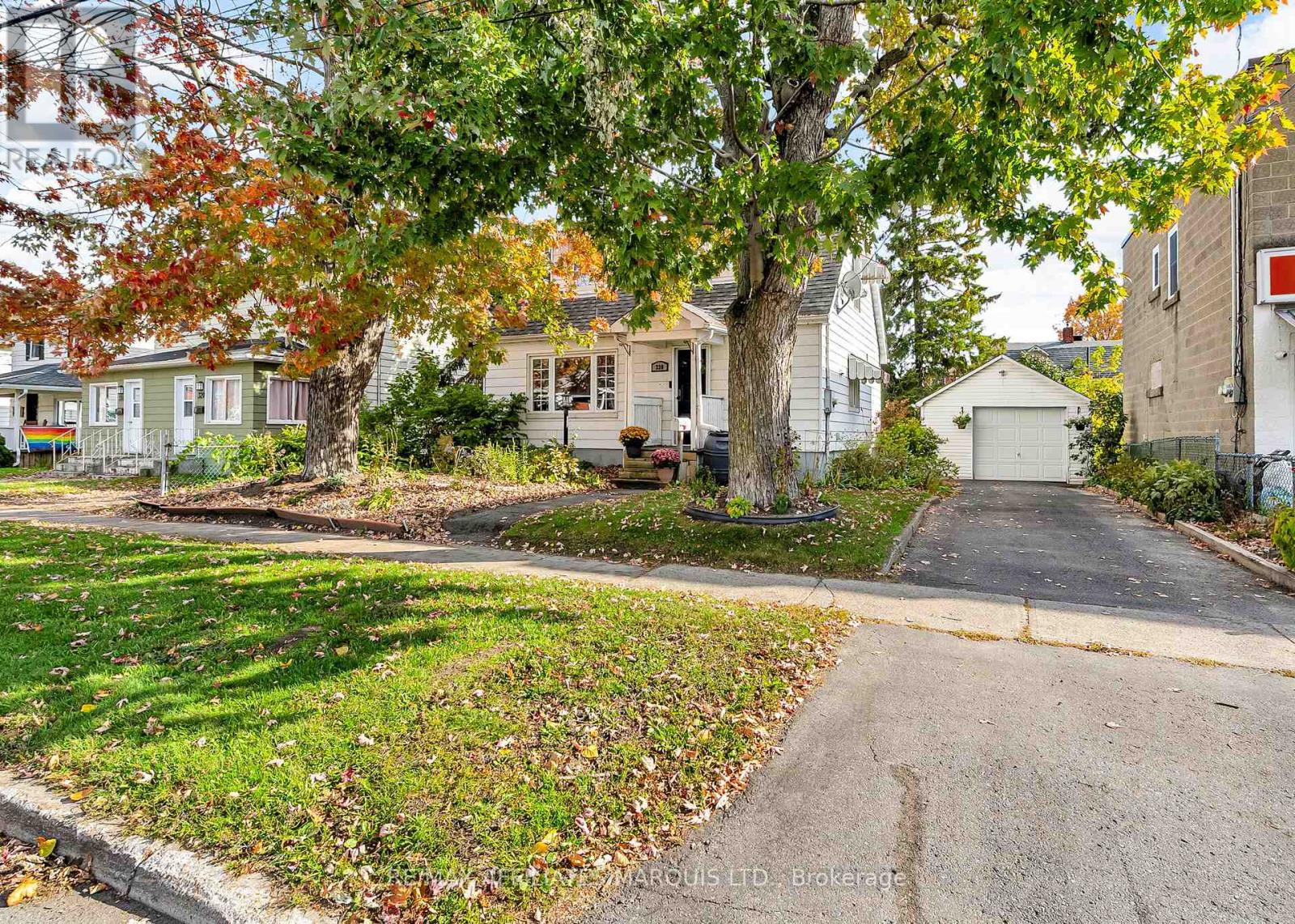 330 Fourth Street W, Cornwall, Ontario  K6J 2S4 - Photo 3 - X12468677