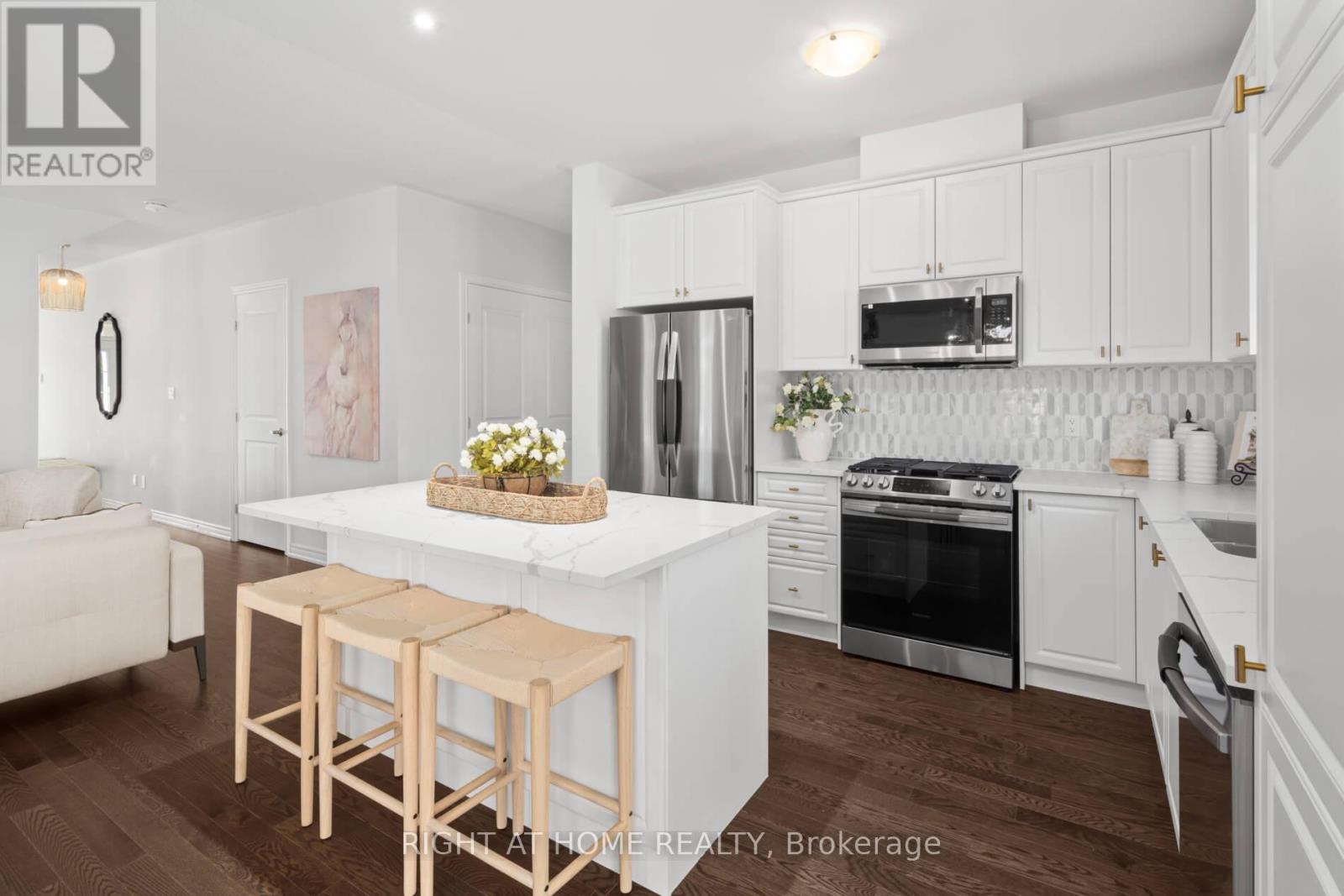 1 Overlea Drive, Brampton (Sandringham-Wellington), Ontario  L6R 4B5 - Photo 12 - W12467929