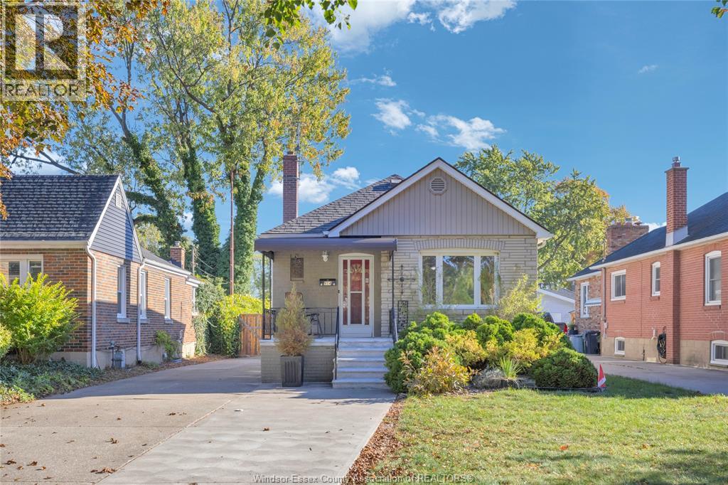 914 Thompson Boulevard, Windsor, Ontario  N8S 2G8 - Photo 2 - 25026443