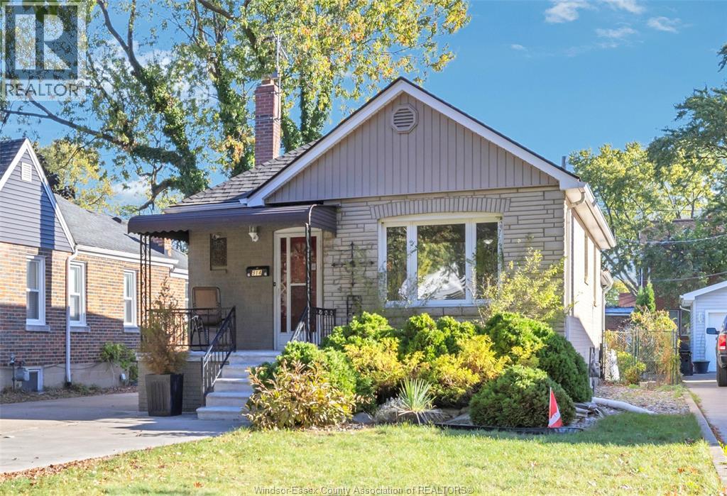 914 Thompson Boulevard, Windsor, Ontario  N8S 2G8 - Photo 1 - 25026443