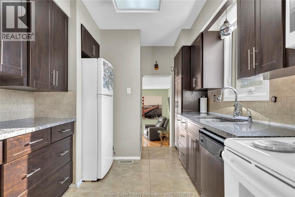 914 Thompson Boulevard, Windsor, Ontario  N8S 2G8 - Photo 7 - 25026443