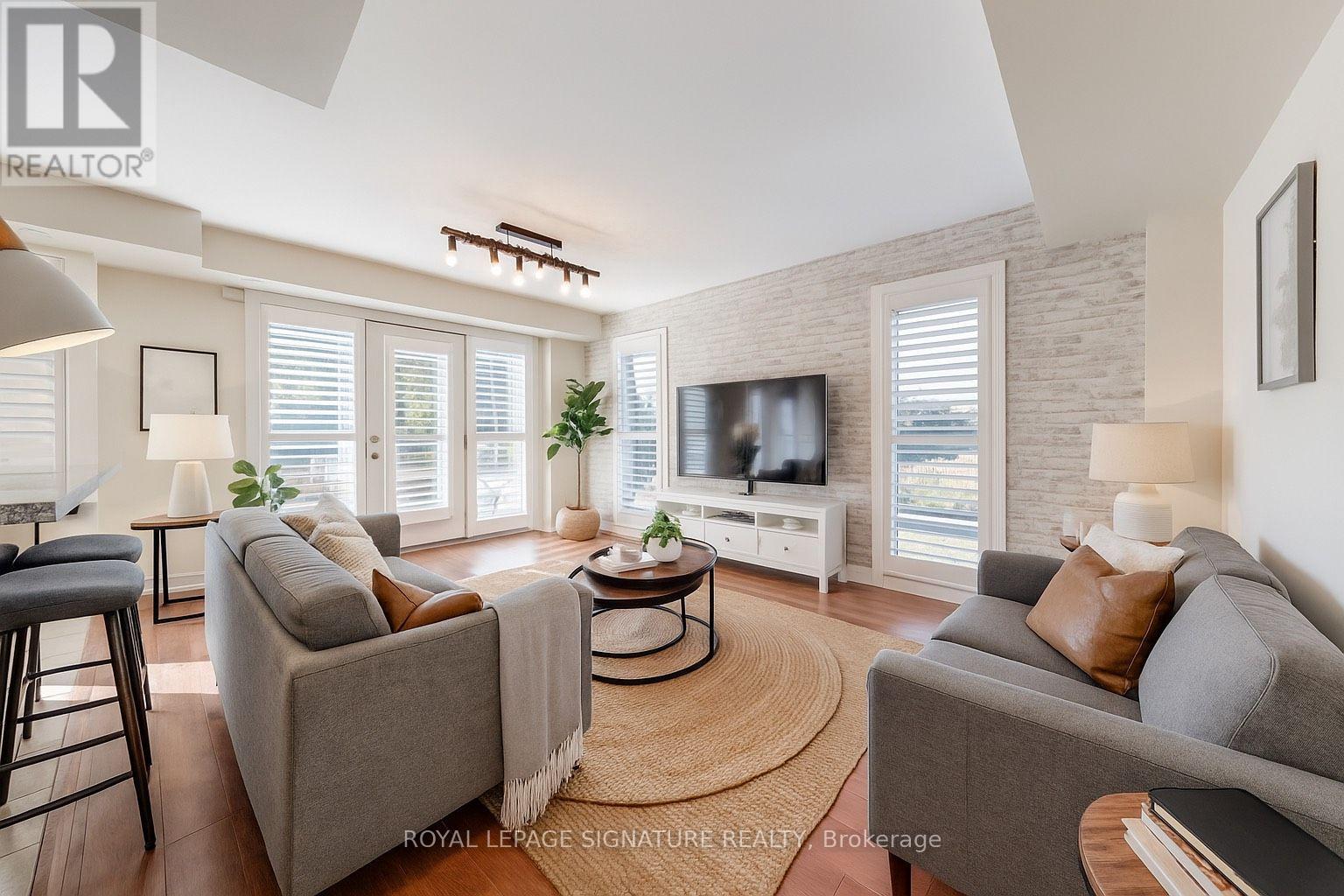 131 - 2 Dunsheath Way, Markham, Ontario  L6B 1N3 - Photo 3 - N12466415