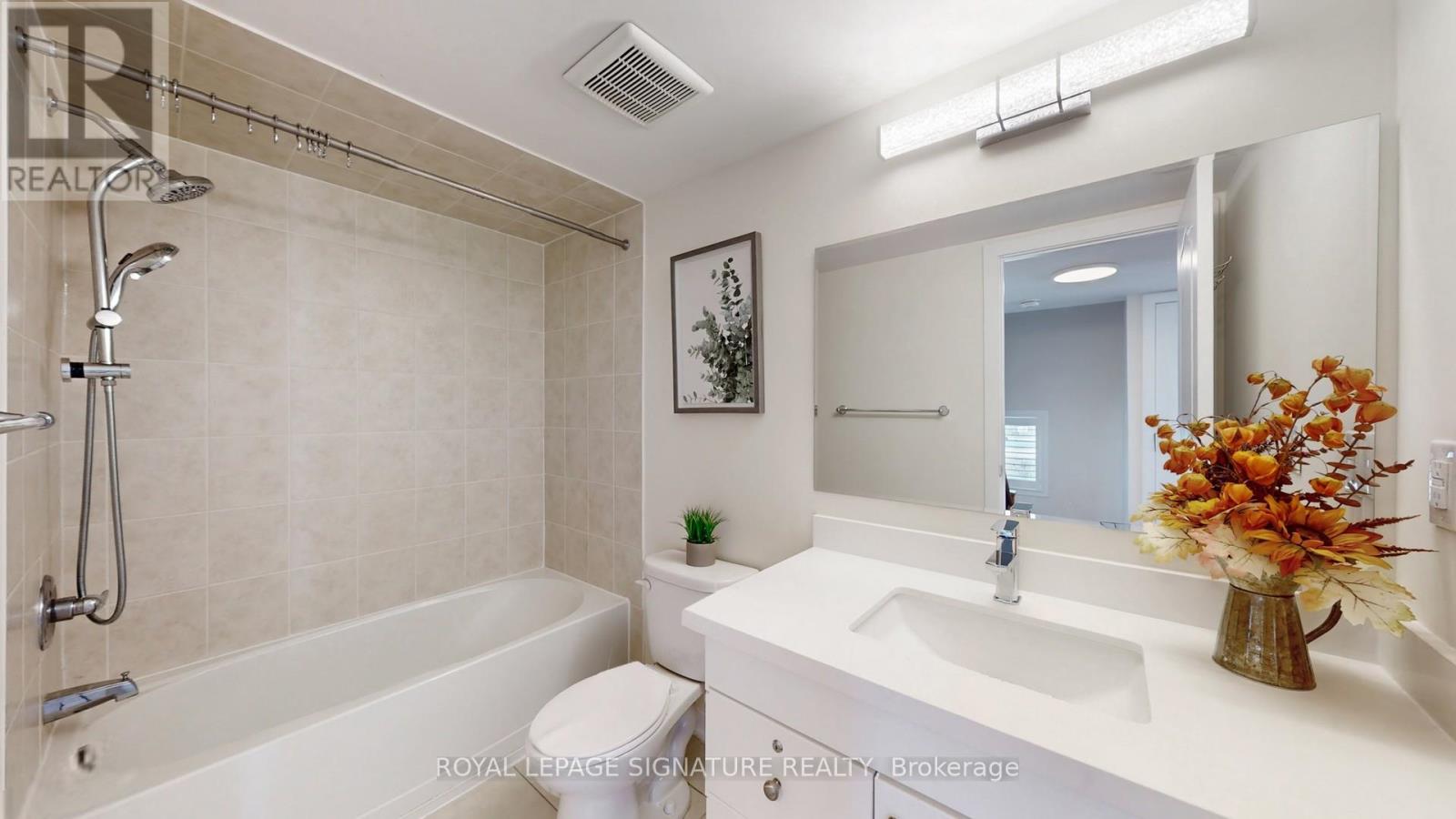 131 - 2 Dunsheath Way, Markham, Ontario  L6B 1N3 - Photo 13 - N12466415