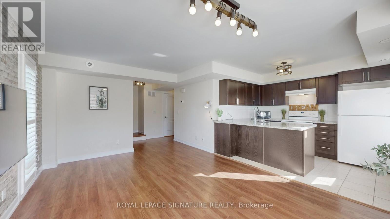 131 - 2 Dunsheath Way, Markham, Ontario  L6B 1N3 - Photo 6 - N12466415