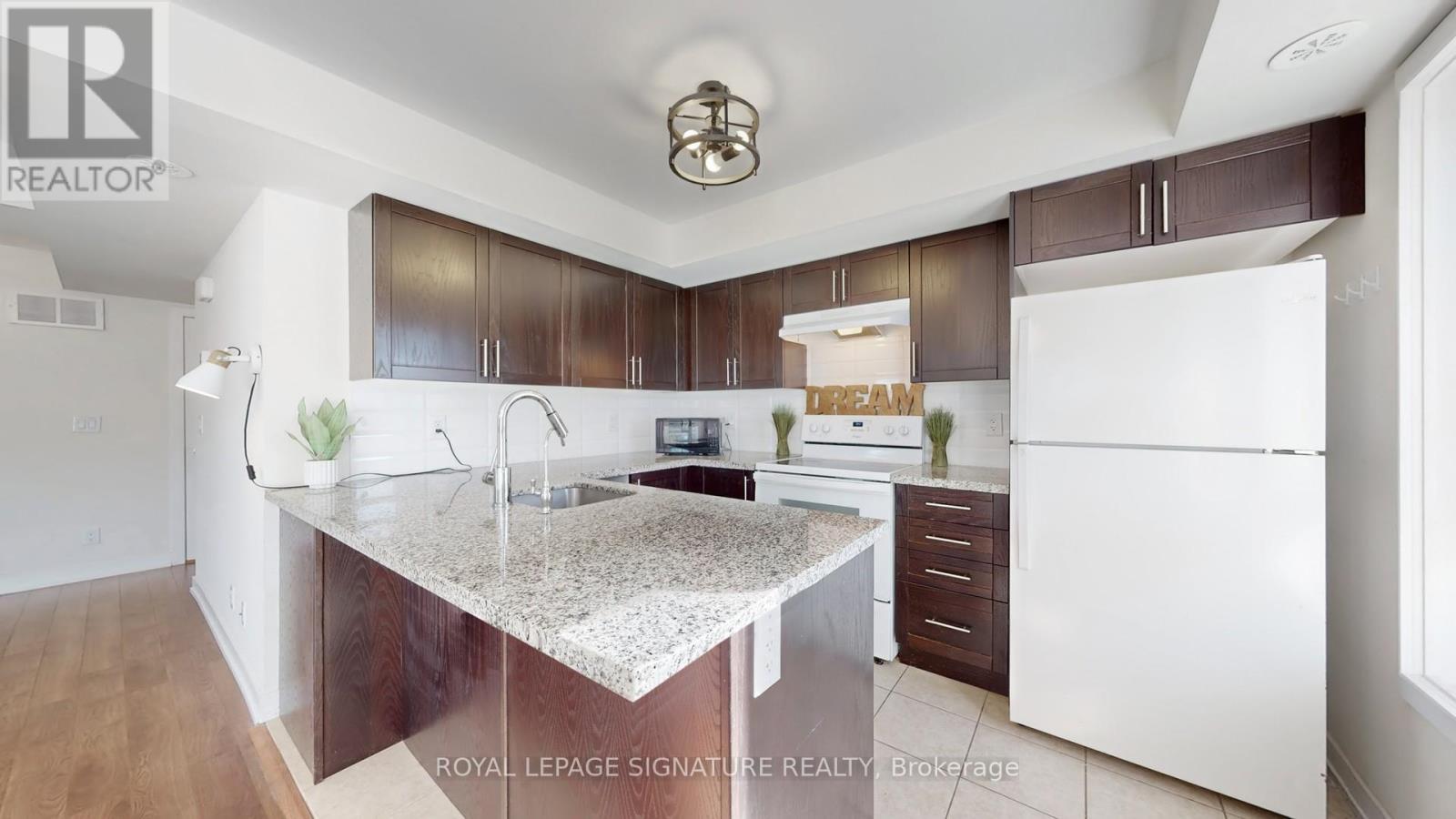 131 - 2 Dunsheath Way, Markham, Ontario  L6B 1N3 - Photo 7 - N12466415