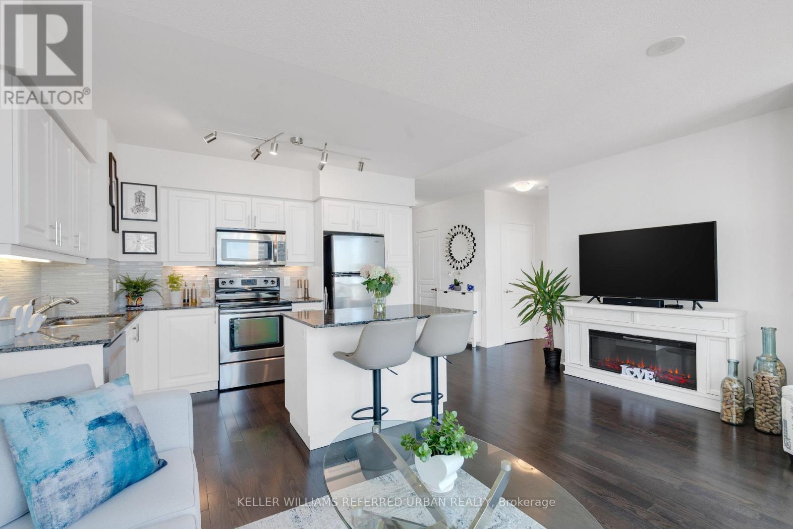 2305 - 15 Legion Road, Toronto, Ontario  N8V 0A5 - Photo 9 - W12449461