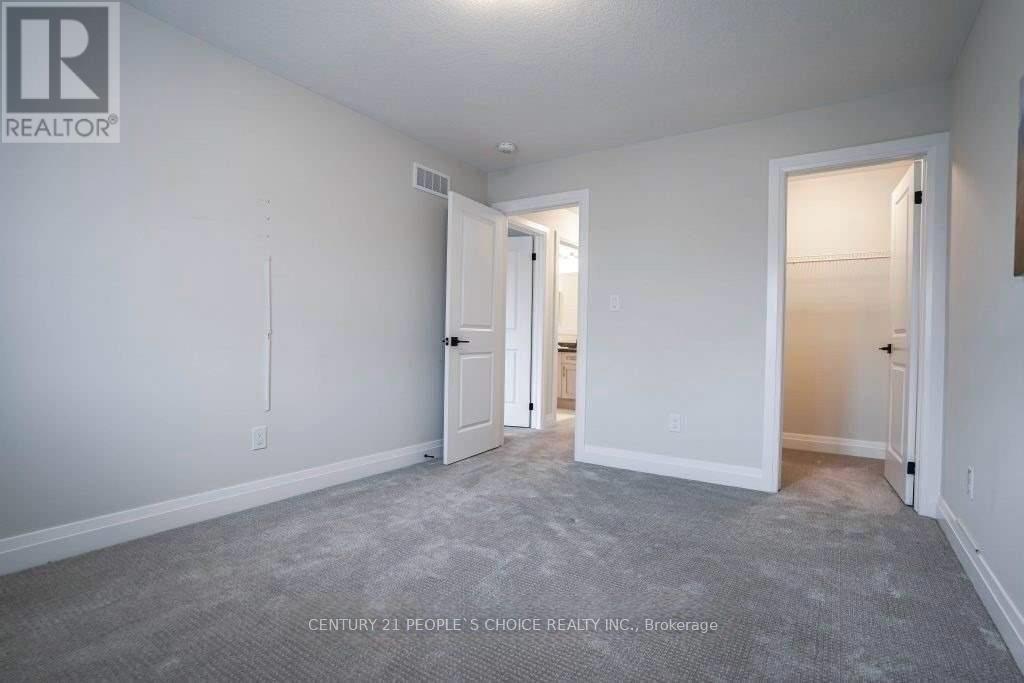 213 Sedgewood Street, Kitchener, Ontario  N2P 2N3 - Photo 12 - X12466758