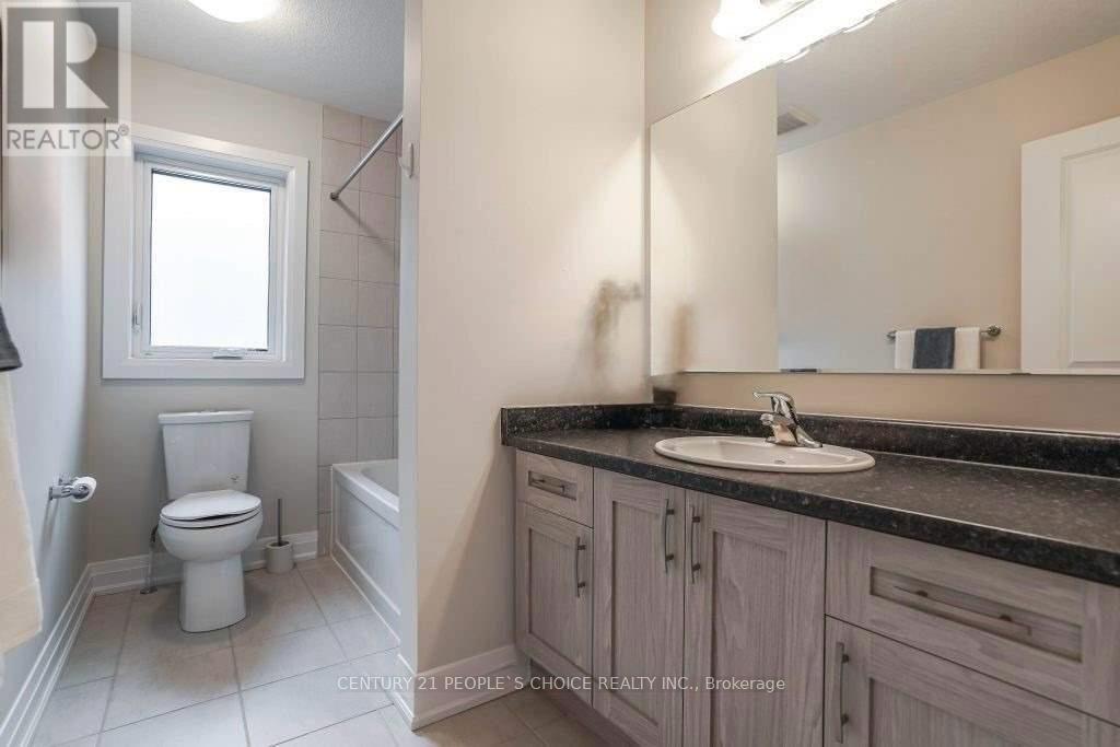 213 Sedgewood Street, Kitchener, Ontario  N2P 2N3 - Photo 9 - X12466758