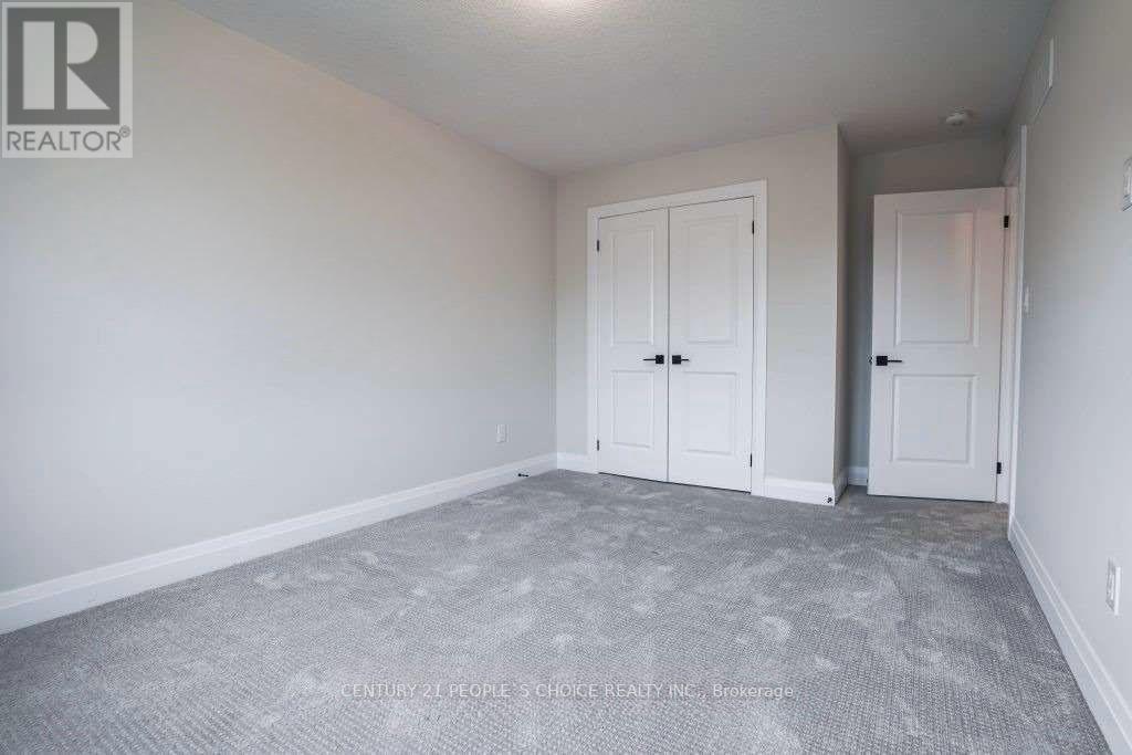 213 Sedgewood Street, Kitchener, Ontario  N2P 2N3 - Photo 5 - X12466758