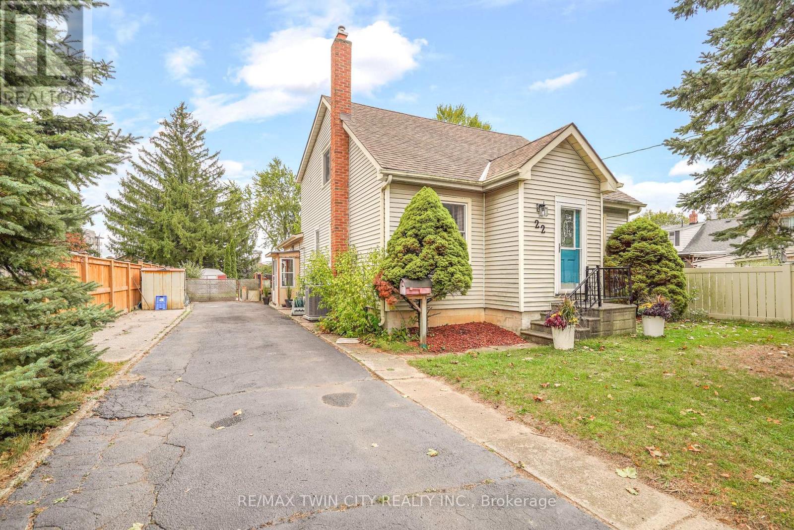 22 WAYNE DRIVE, Brantford, Ontario