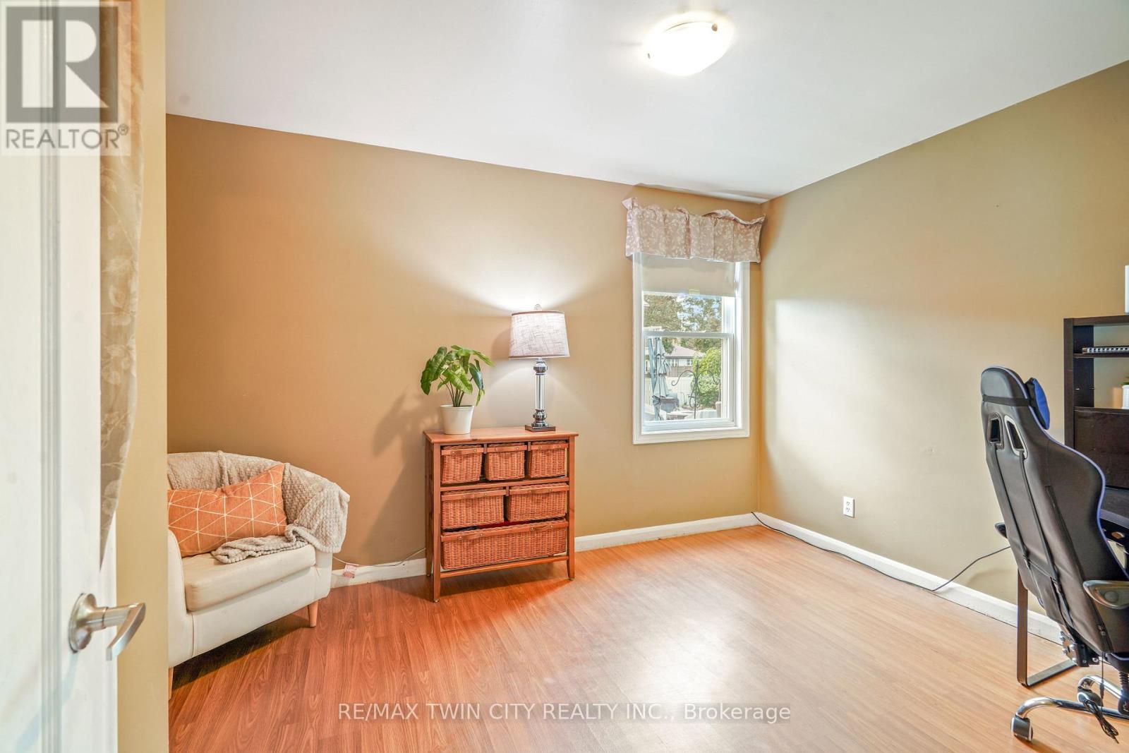 22 Wayne Drive, Brantford, Ontario  N3R 2Y7 - Photo 17 - X12468552