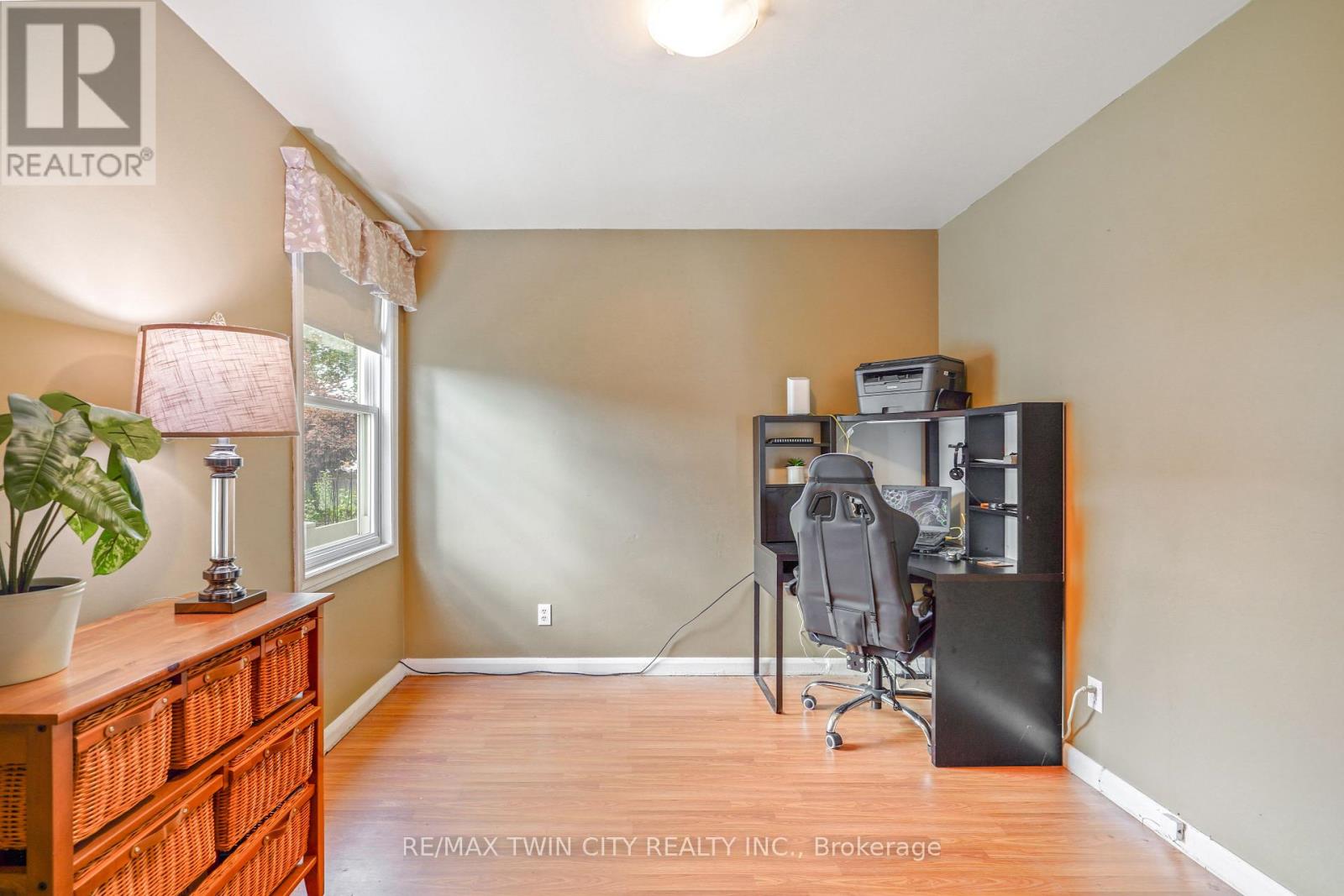 22 Wayne Drive, Brantford, Ontario  N3R 2Y7 - Photo 18 - X12468552