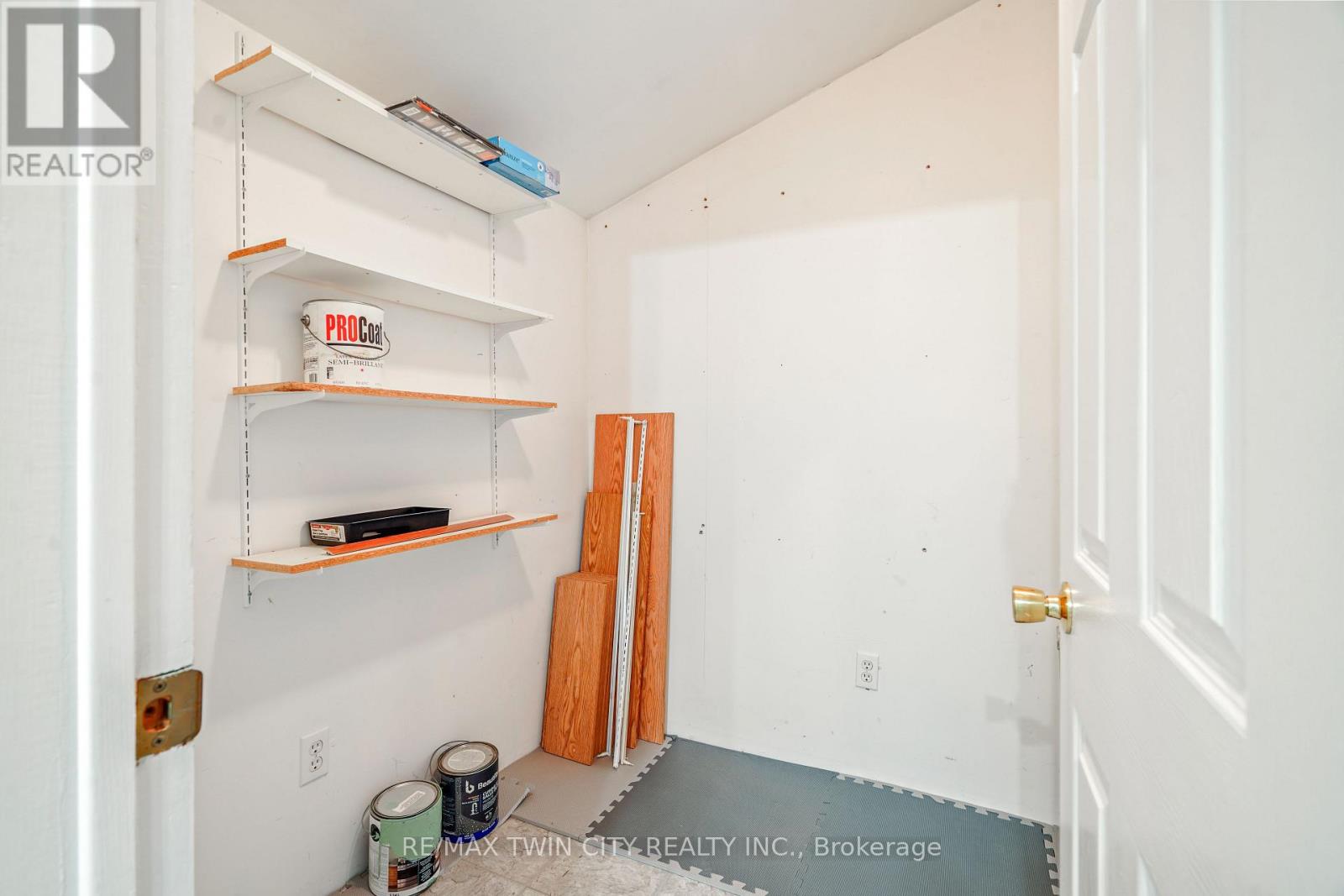 22 Wayne Drive, Brantford, Ontario  N3R 2Y7 - Photo 31 - X12468552