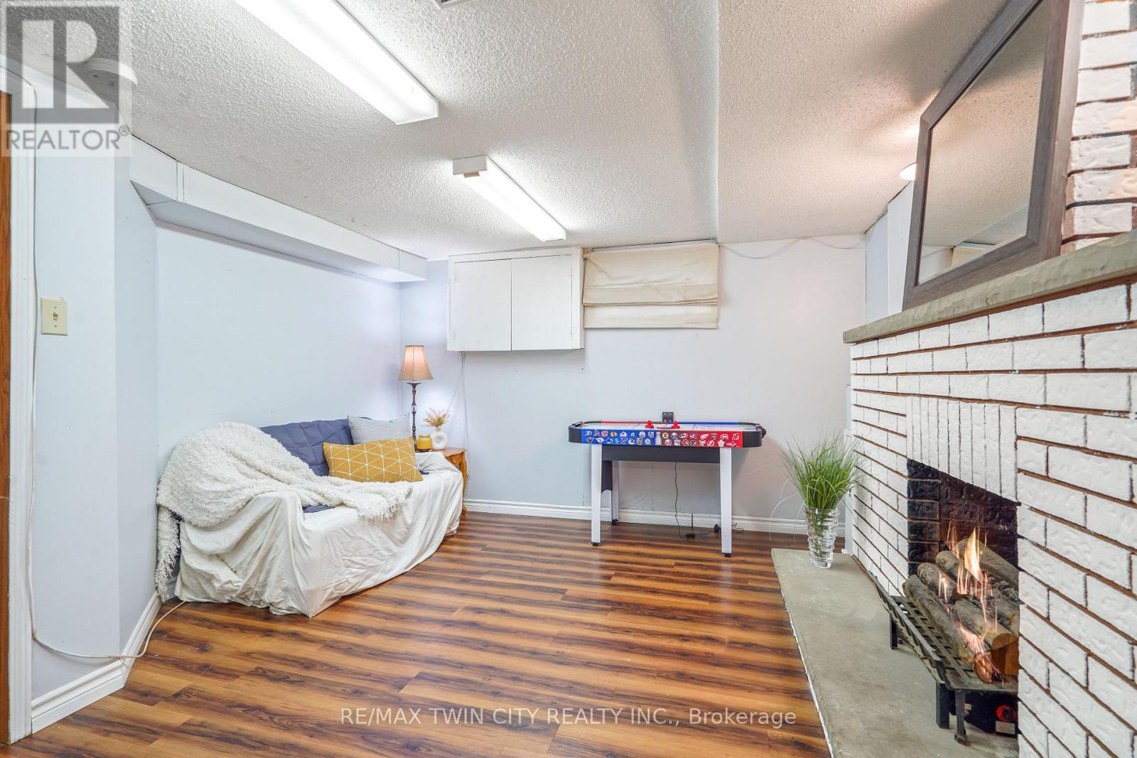 22 Wayne Drive, Brantford, Ontario  N3R 2Y7 - Photo 33 - X12468552