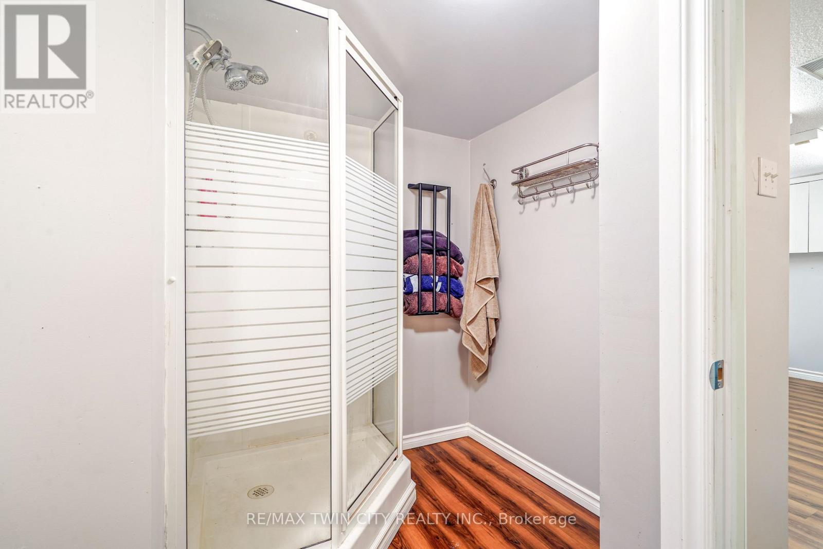22 Wayne Drive, Brantford, Ontario  N3R 2Y7 - Photo 35 - X12468552