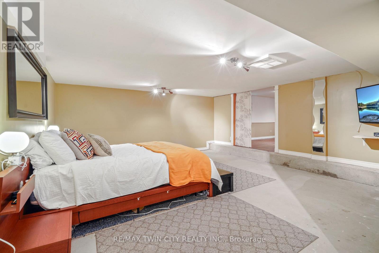 22 Wayne Drive, Brantford, Ontario  N3R 2Y7 - Photo 42 - X12468552