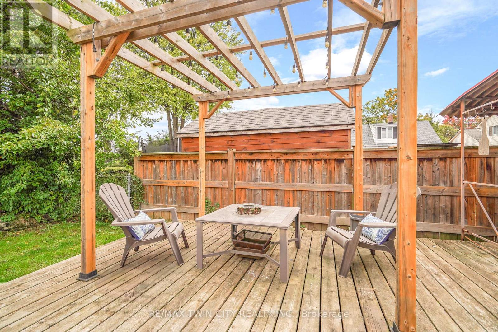 22 Wayne Drive, Brantford, Ontario  N3R 2Y7 - Photo 45 - X12468552