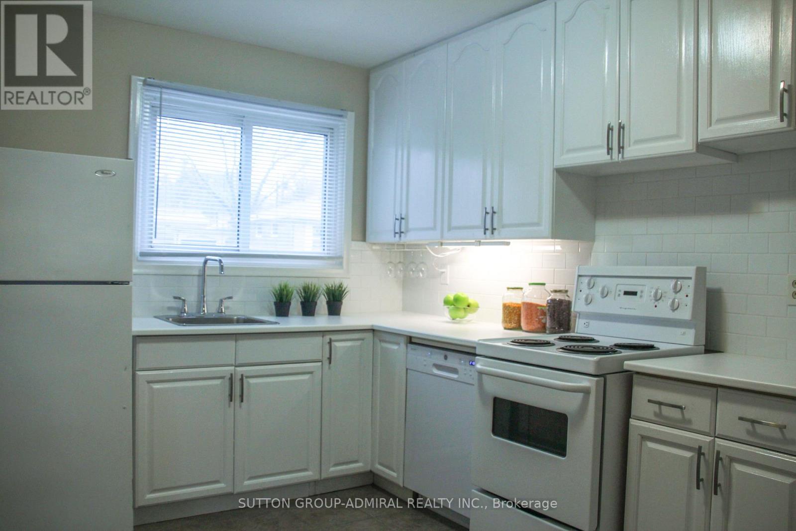 165 King Edward Avenue, London South, Ontario  N5Z 3T5 - Photo 8 - X12468561