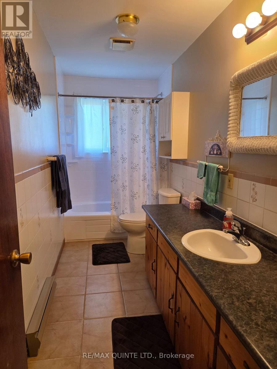 551 Marlbank Road, Tweed, Ontario K0K 3J0 - Photo 13 - X12450063