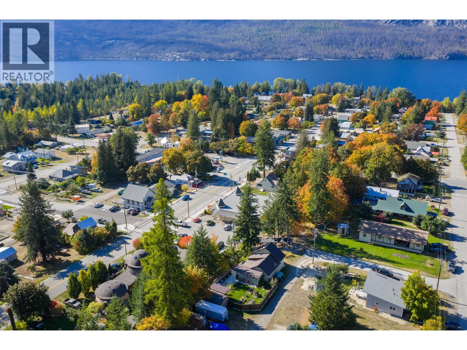 814 Kootenay Street, New Denver, British Columbia  V0G 1S0 - Photo 3 - 10365715