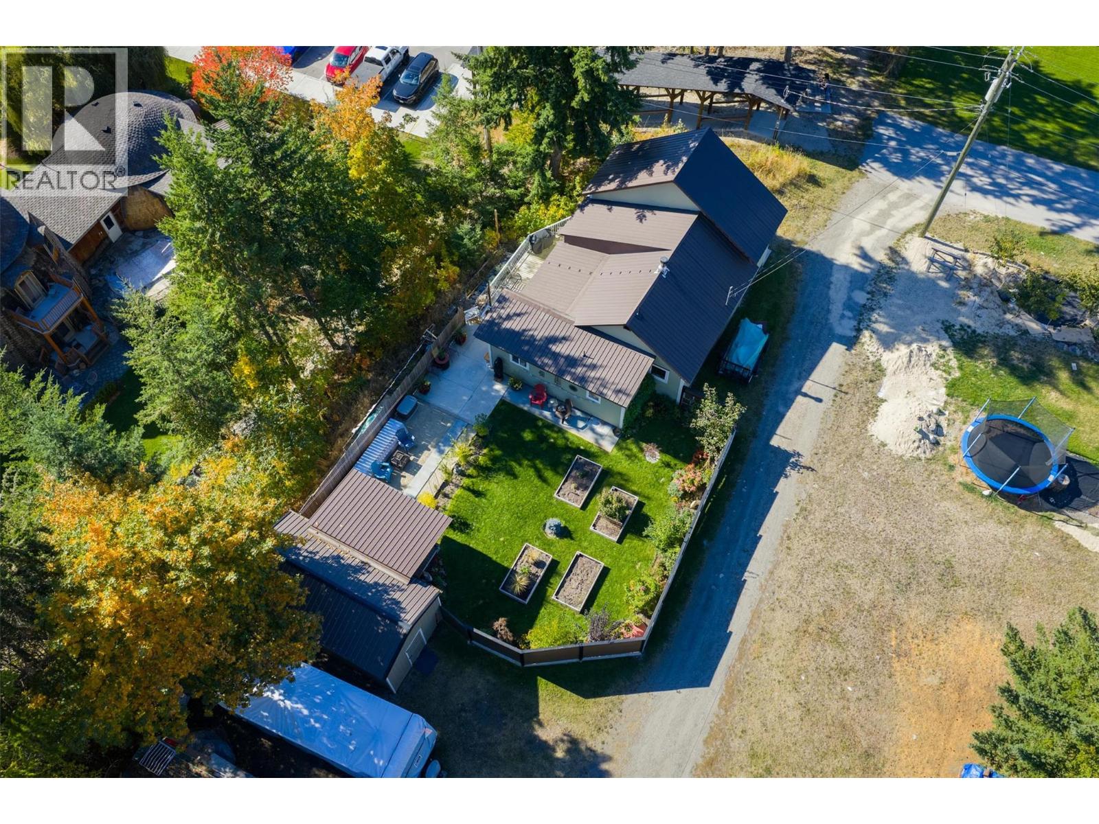 814 Kootenay Street, New Denver, British Columbia  V0G 1S0 - Photo 5 - 10365715