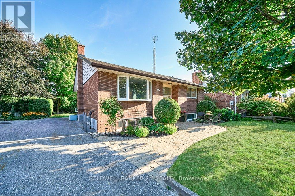 657 Balmoral Drive, Oshawa, Ontario  L1J 3A6 - Photo 2 - E12468707