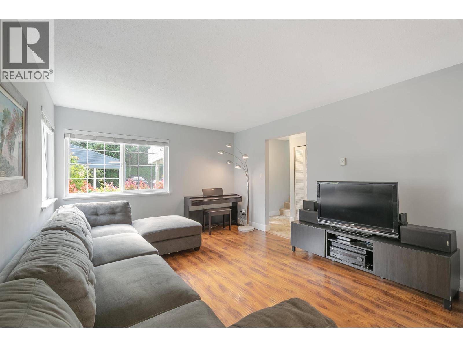 41 2986 Coast Meridian Road, Port Coquitlam, British Columbia  V3B 3M8 - Photo 2 - R3056954