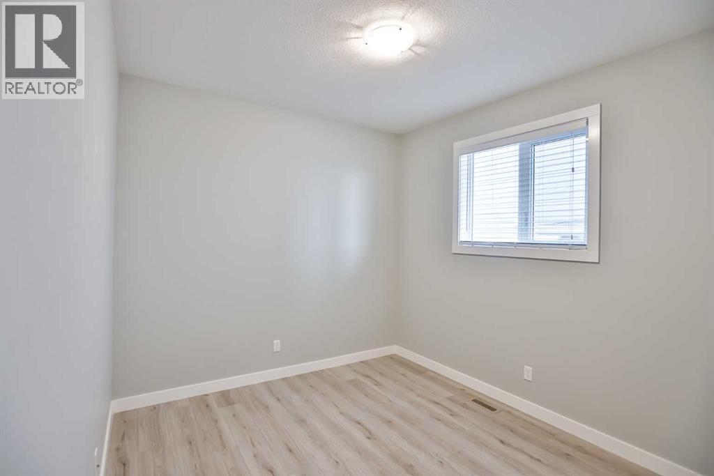 526 Devonia Road W, Lethbridge, Alberta  T1J 5J7 - Photo 10 - A2254397