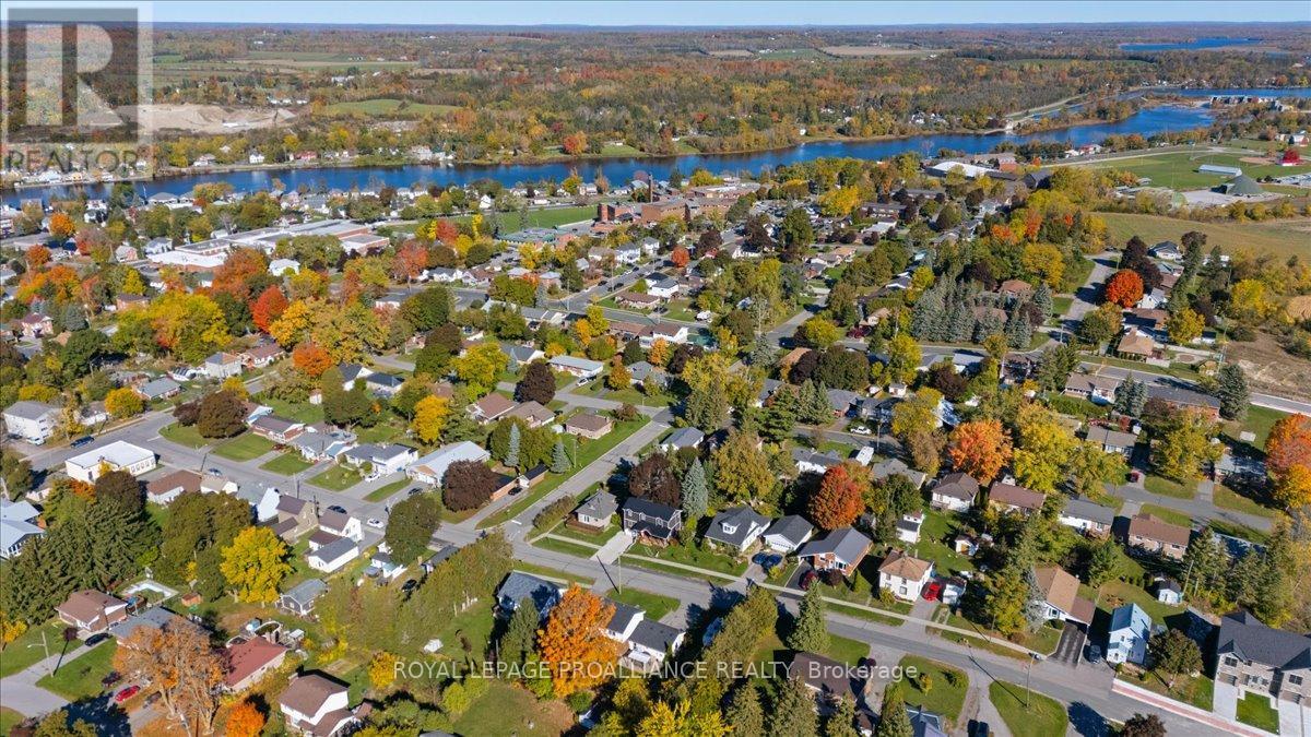 227 Naseby Street, Trent Hills (Campbellford), Ontario  K0L 1L0 - Photo 45 - X12468818