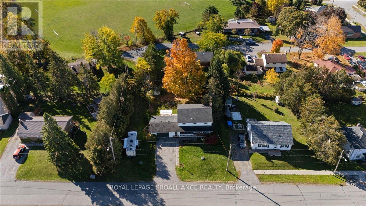 227 Naseby Street, Trent Hills (Campbellford), Ontario  K0L 1L0 - Photo 5 - X12468818