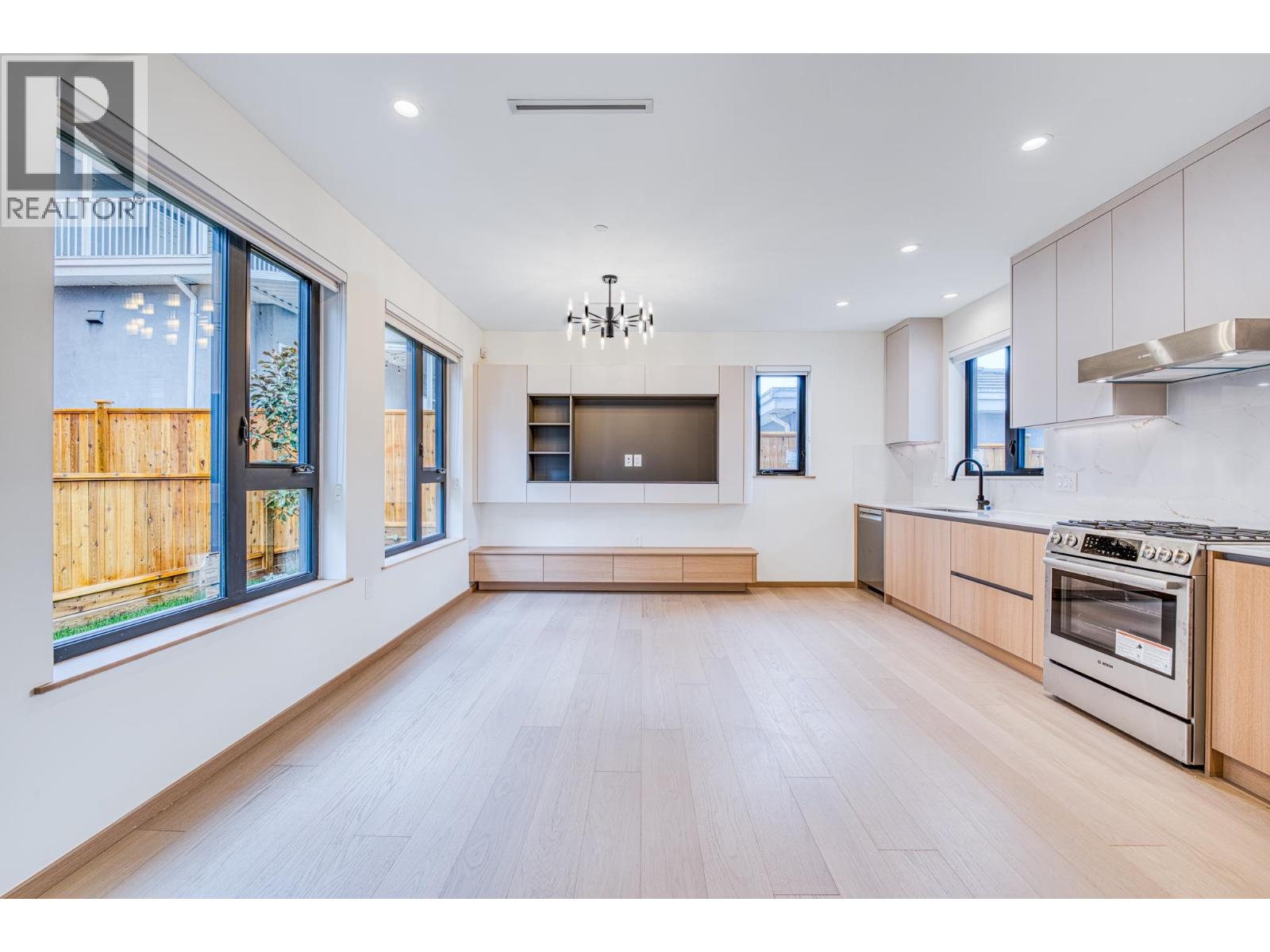 966 E 55TH AVENUE, Vancouver, British Columbia
