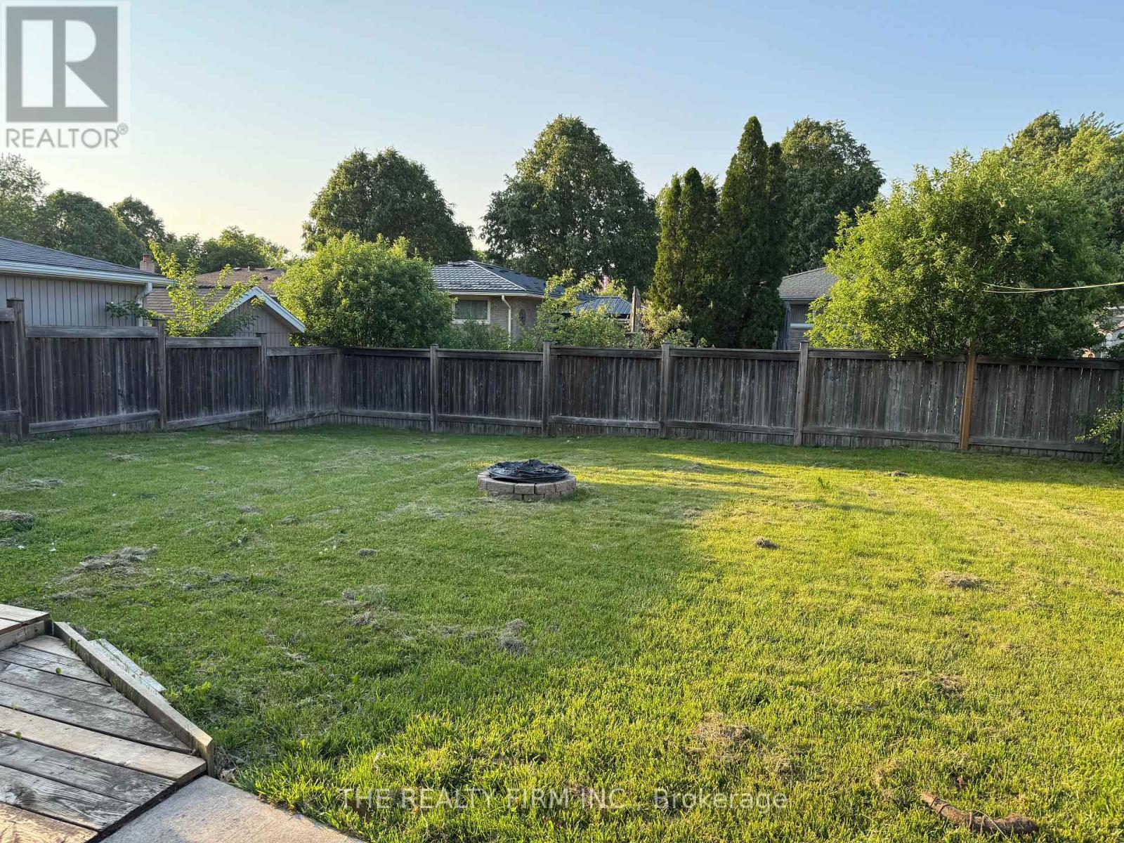 22 Archer Crescent, London South, Ontario  N6E 2A5 - Photo 12 - X12468774